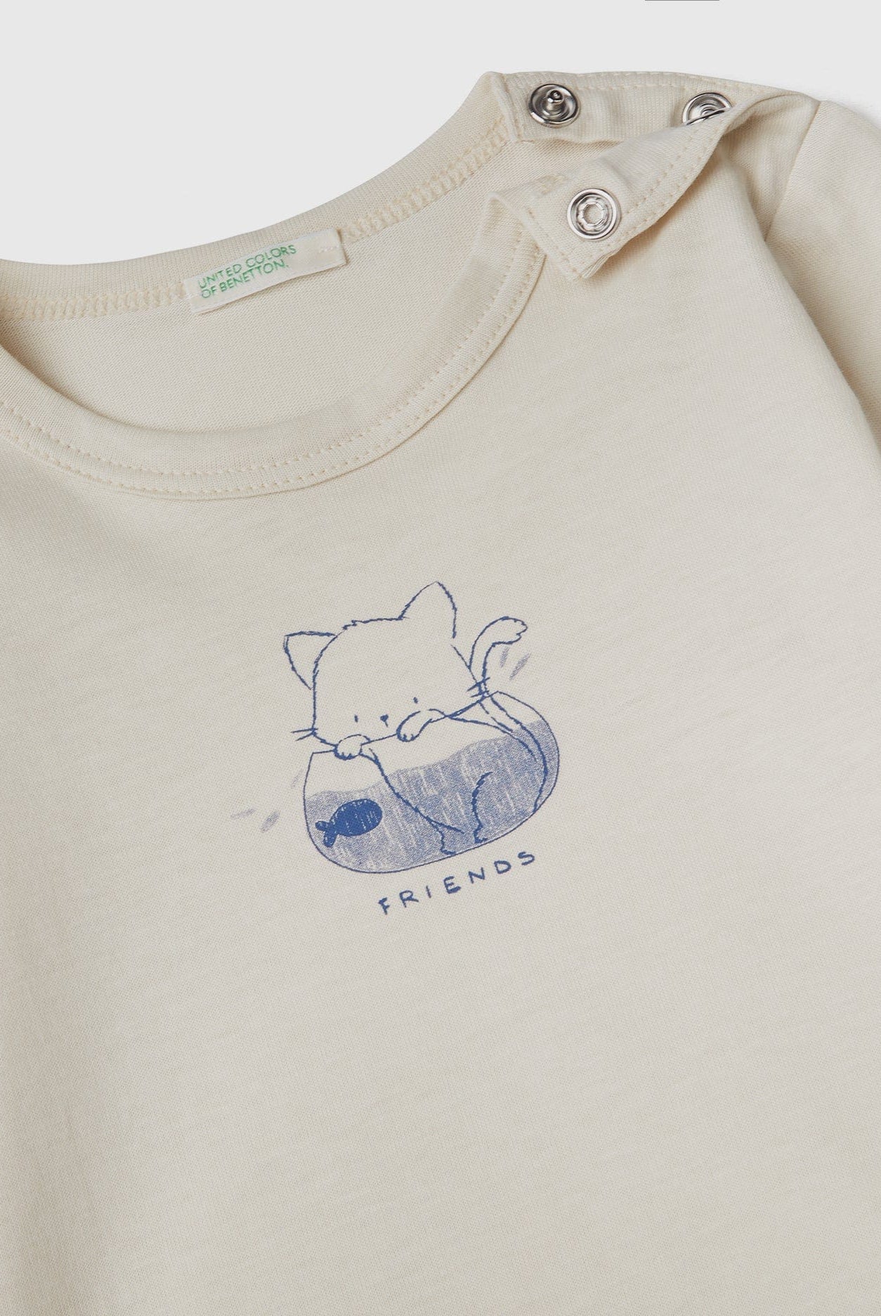 يونايتد كولورز اوف بينيتون تيشيرت رضع بأكمام طويلة من القطن العضوي مع رسمه عالصدر