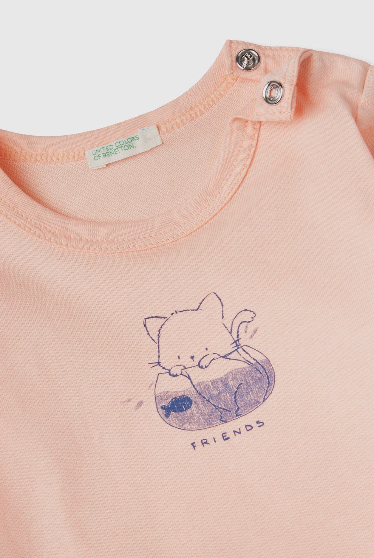 يونايتد كولورز اوف بينيتون تيشيرت رضع بأكمام طويلة من القطن العضوي مع رسمه عالصدر