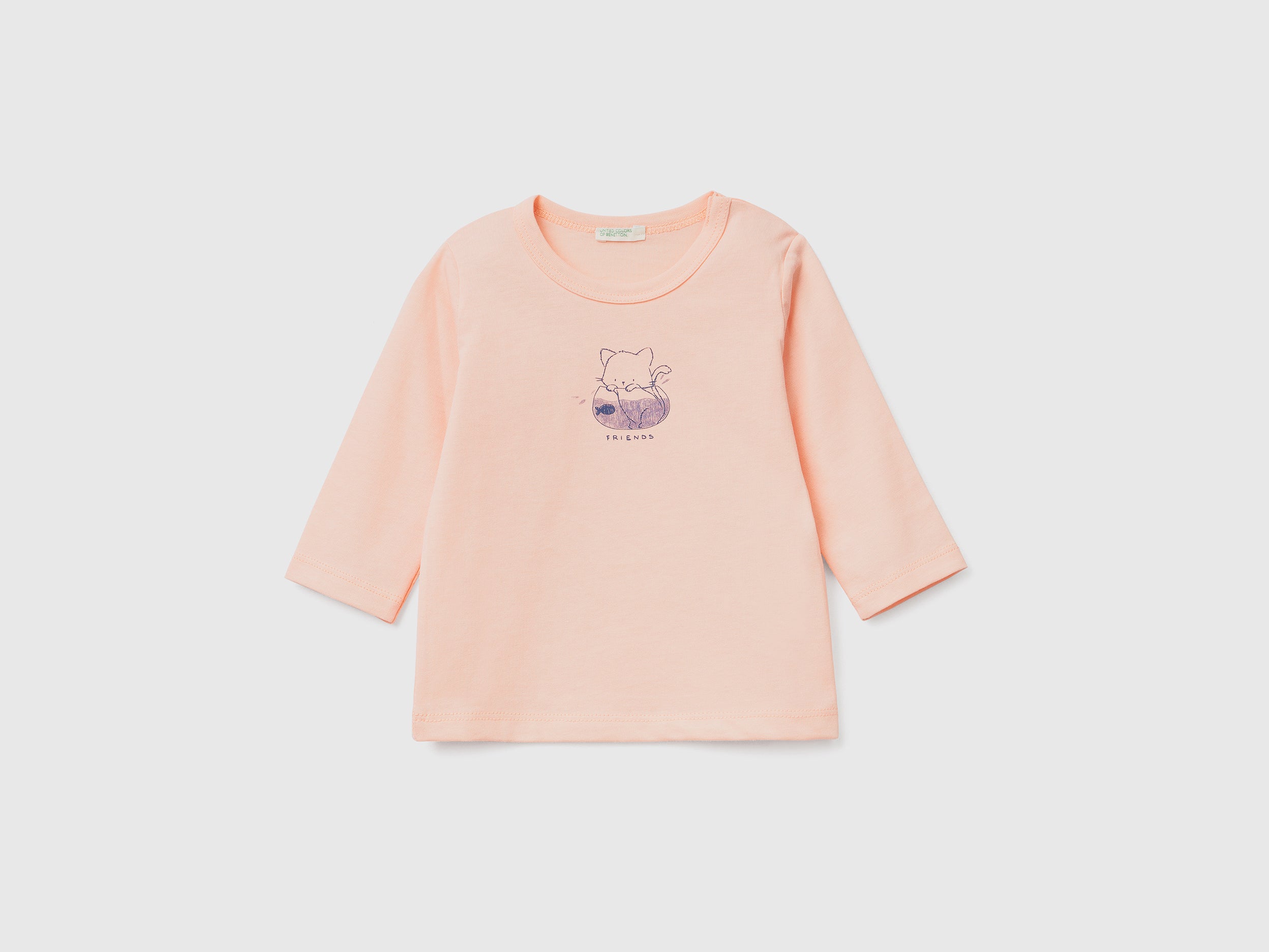 يونايتد كولورز اوف بينيتون تيشيرت رضع بأكمام طويلة من القطن العضوي مع رسمه عالصدر
