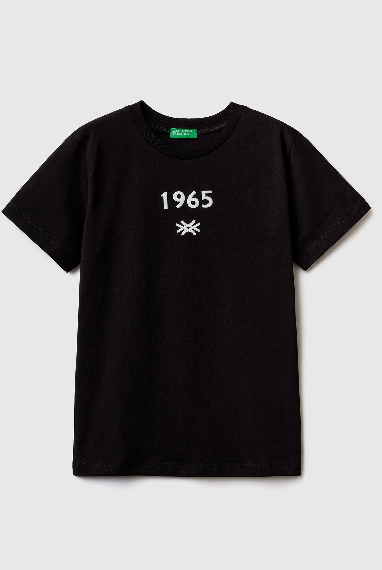 يونايتد كولورز اوف بينيتون تي شيرت بشعار من القطن العضوي بنسبة 100% نص كم أطفالي