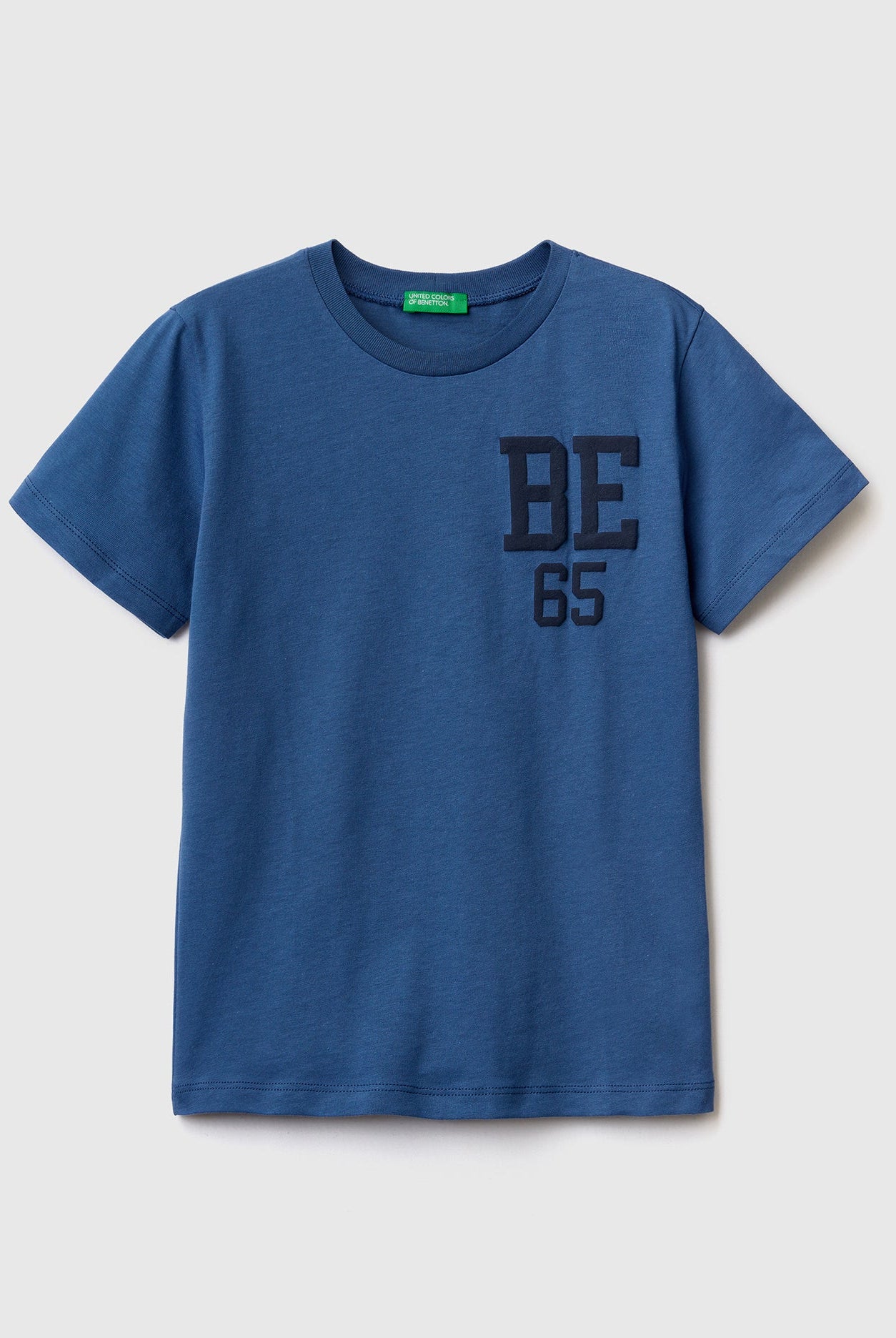 يونايتد كولورز اوف بينيتون تي شيرت بشعار من القطن العضوي بنسبة 100% نص كم أطفالي