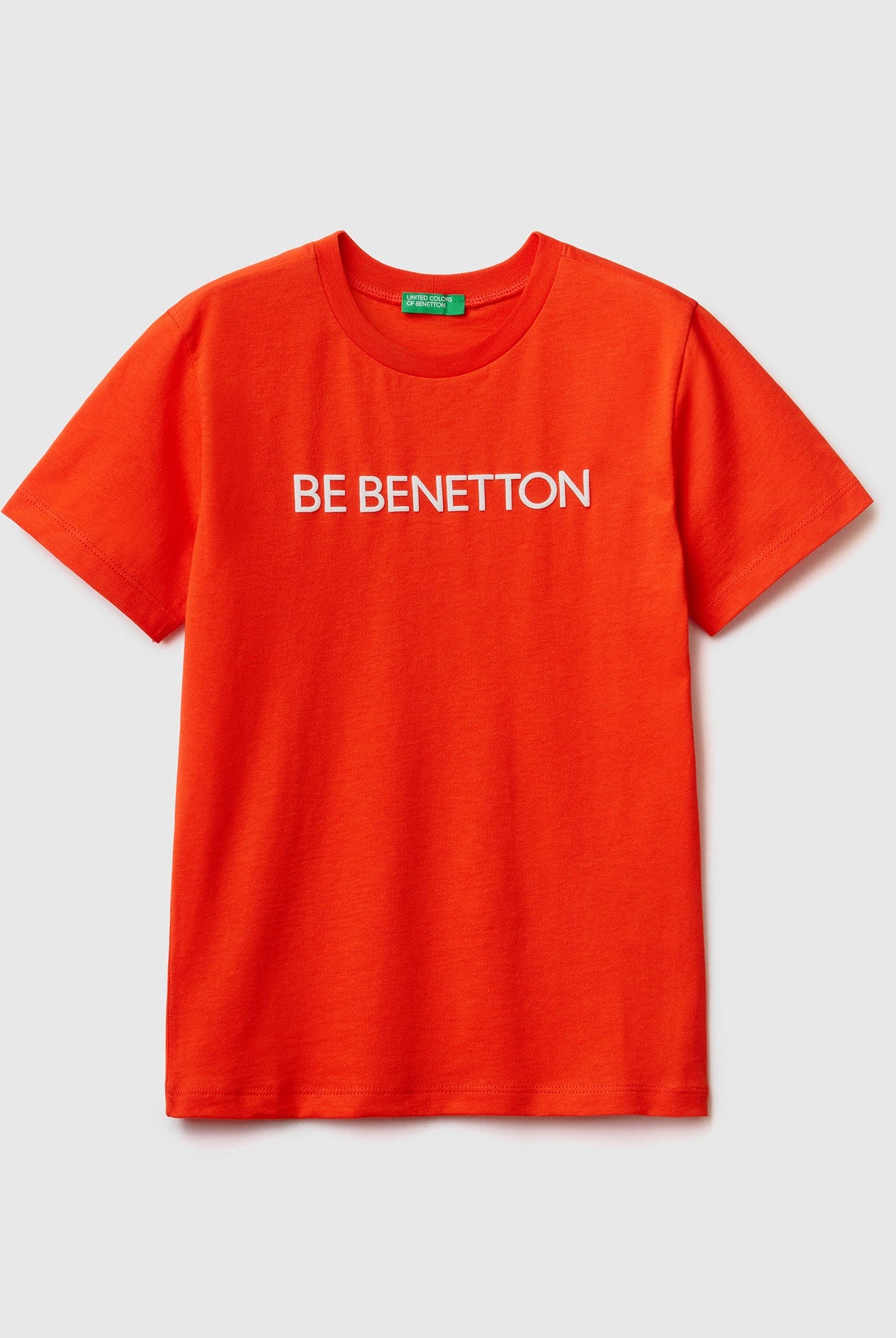 يونايتد كولورز اوف بينيتون تي شيرت بشعار من القطن العضوي بنسبة 100% نص كم أطفالي
