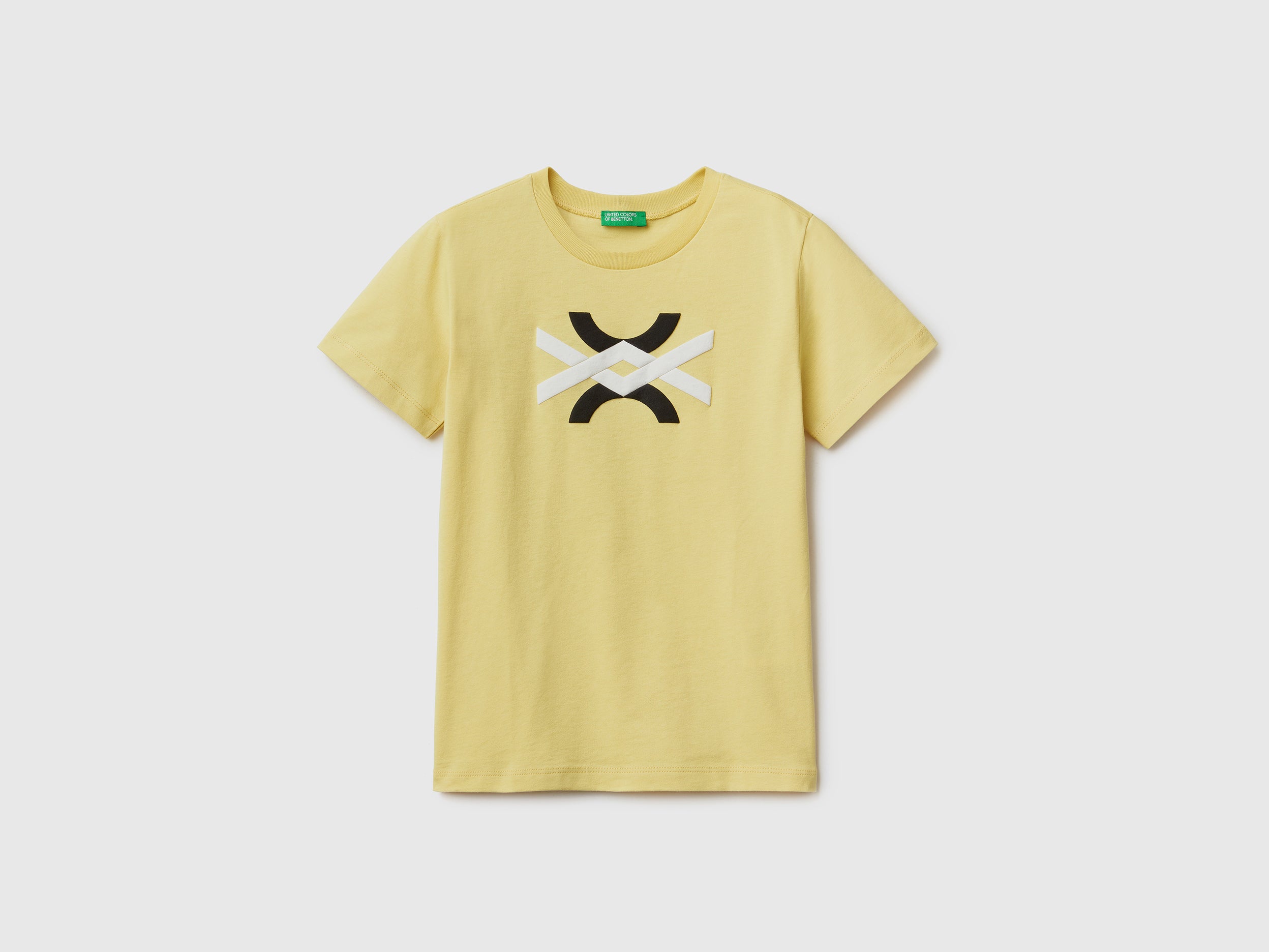 يونايتد كولورز اوف بينيتون تي شيرت بشعار من القطن العضوي بنسبة 100% نص كم أطفالي