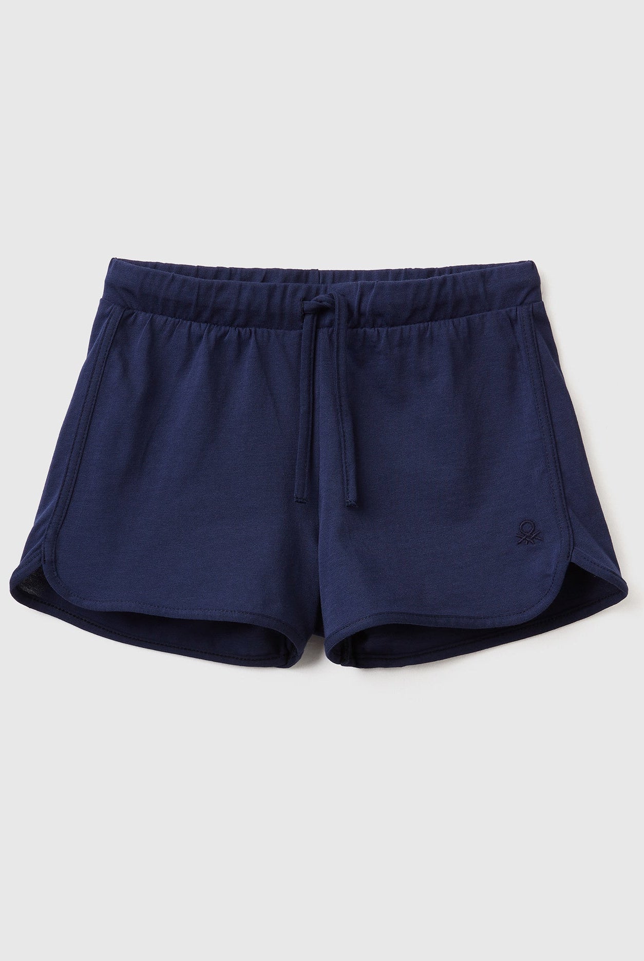 يونايتد كولورز اوف بينيتون شورت اطفالي على طراز العداء من القطن وبرباط عالخصر