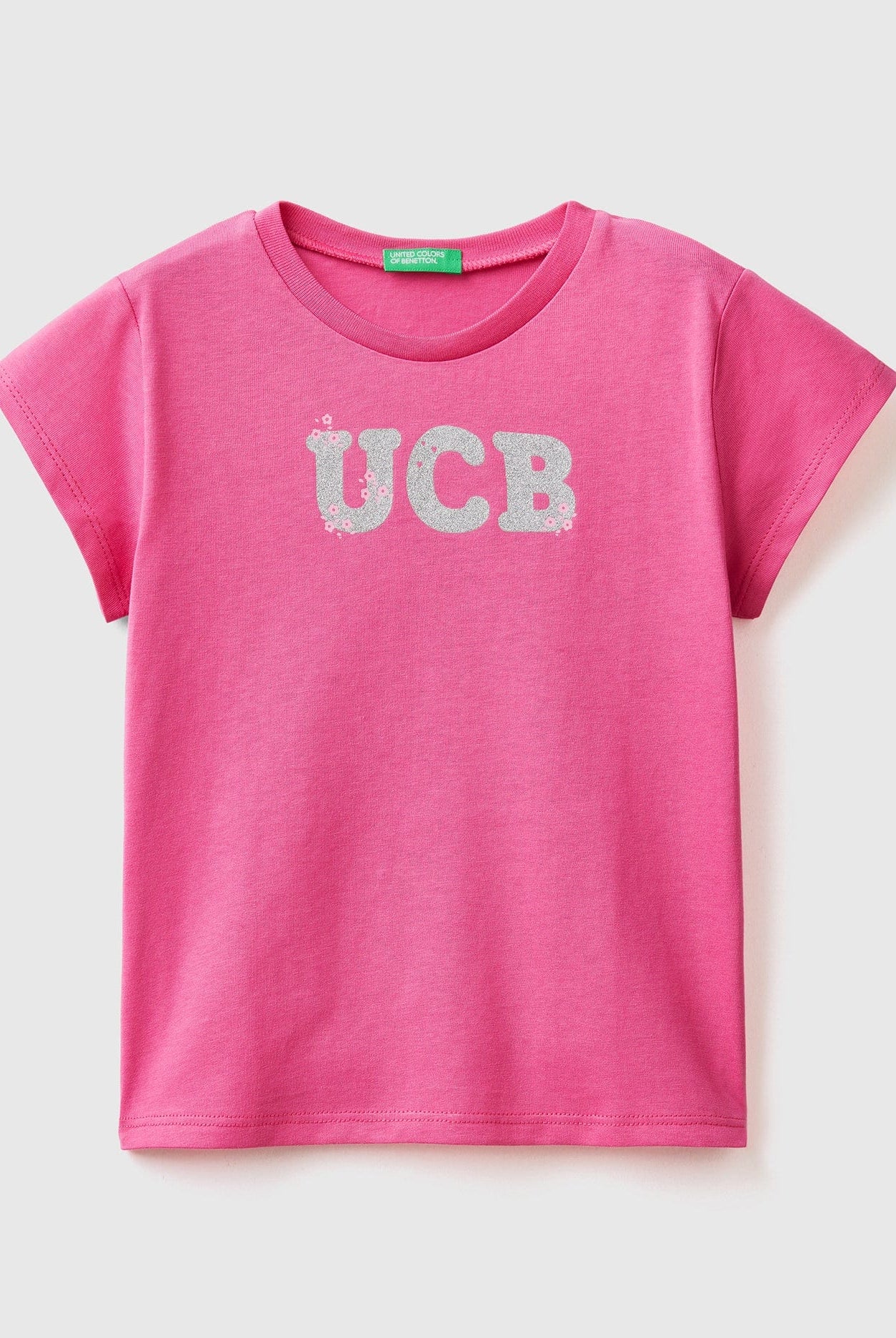 يونايتد كولورز اوف بينيتون تيشيرت قطن عضوي بطبعة بناتي