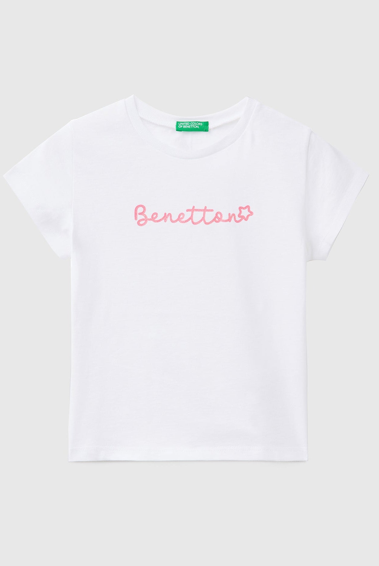 يونايتد كولورز اوف بينيتون تي شيرت من القطن العضوي بطباعة شعار بناتي