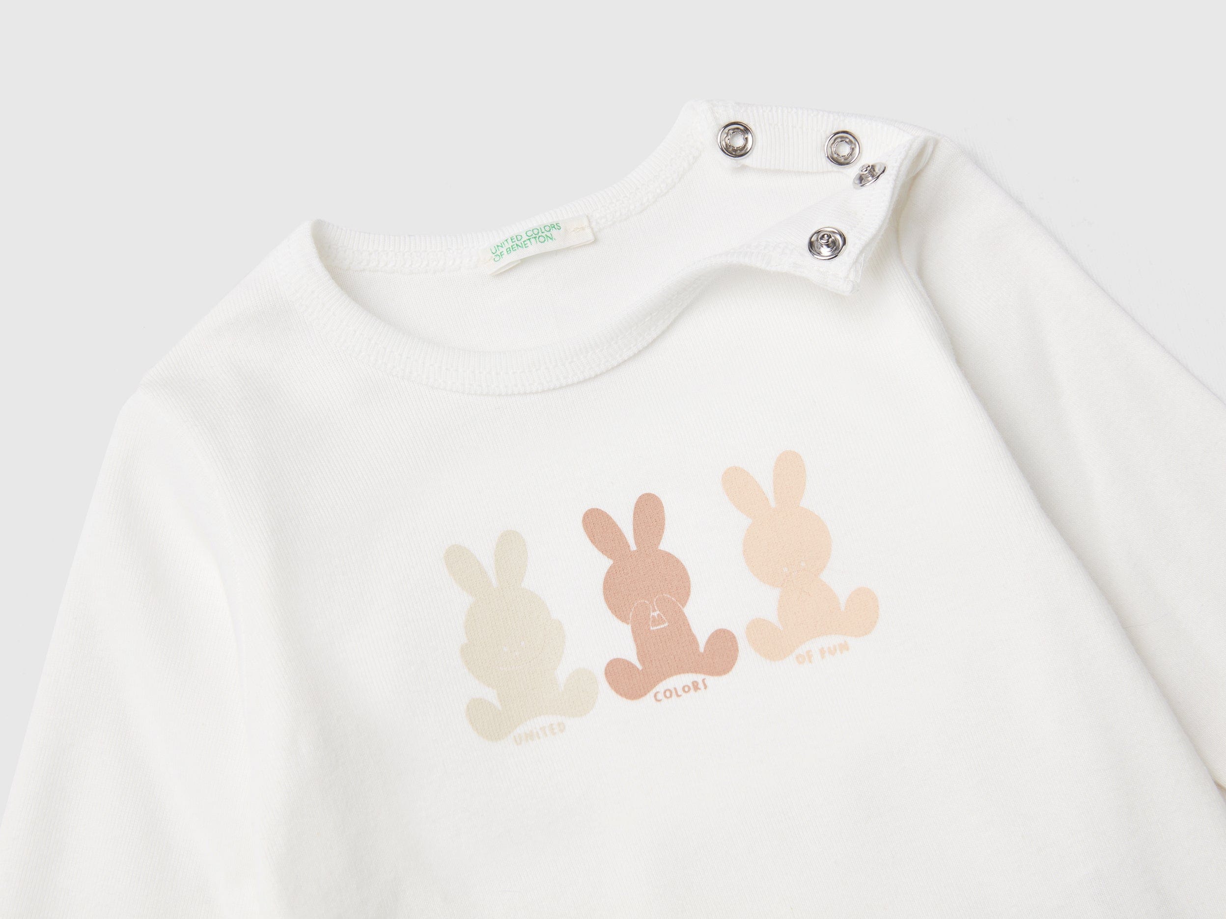 يونايتد كولورز اوف بينيتون تيشيرت قطن عضوي 100% بأكمام طويلة رضع أطفالي