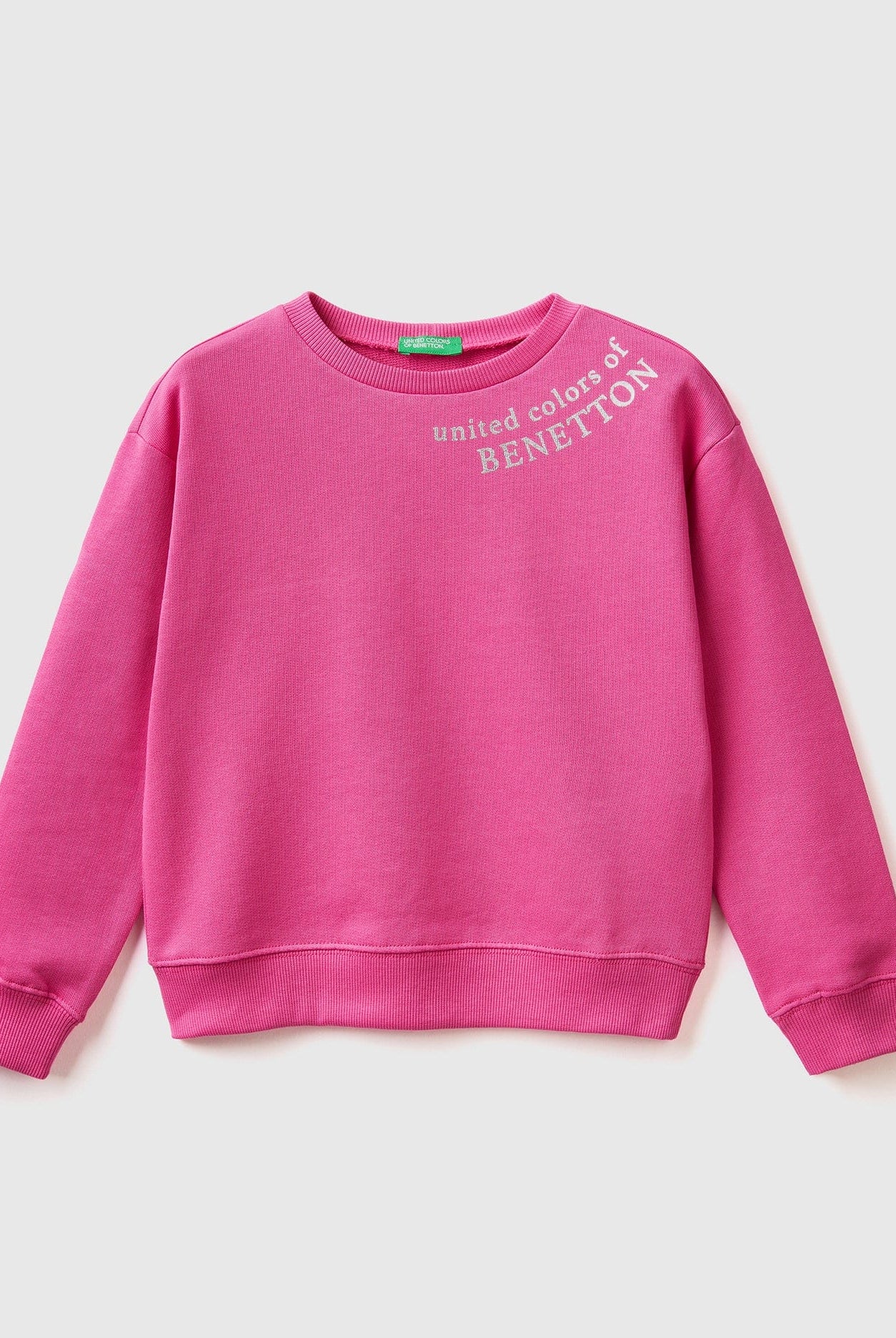 يونايتد كولورز اوف بينيتون سويت شيرت قطن بنسبة 100% مع شعار بناتي
