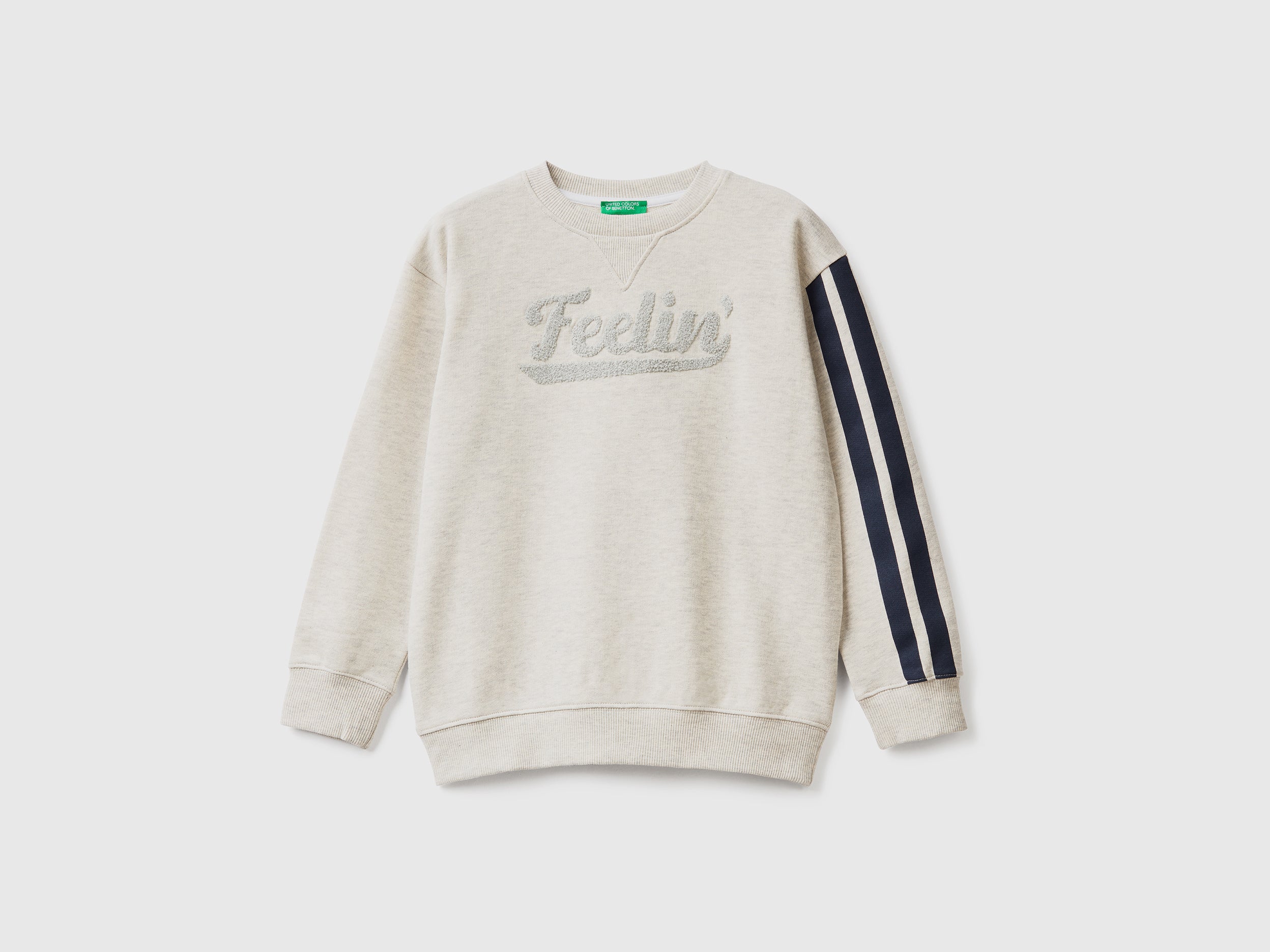 يونايتد كولورز اوف بينيتون سويت شيرت برقبة دائرية مع تطريز ولادي