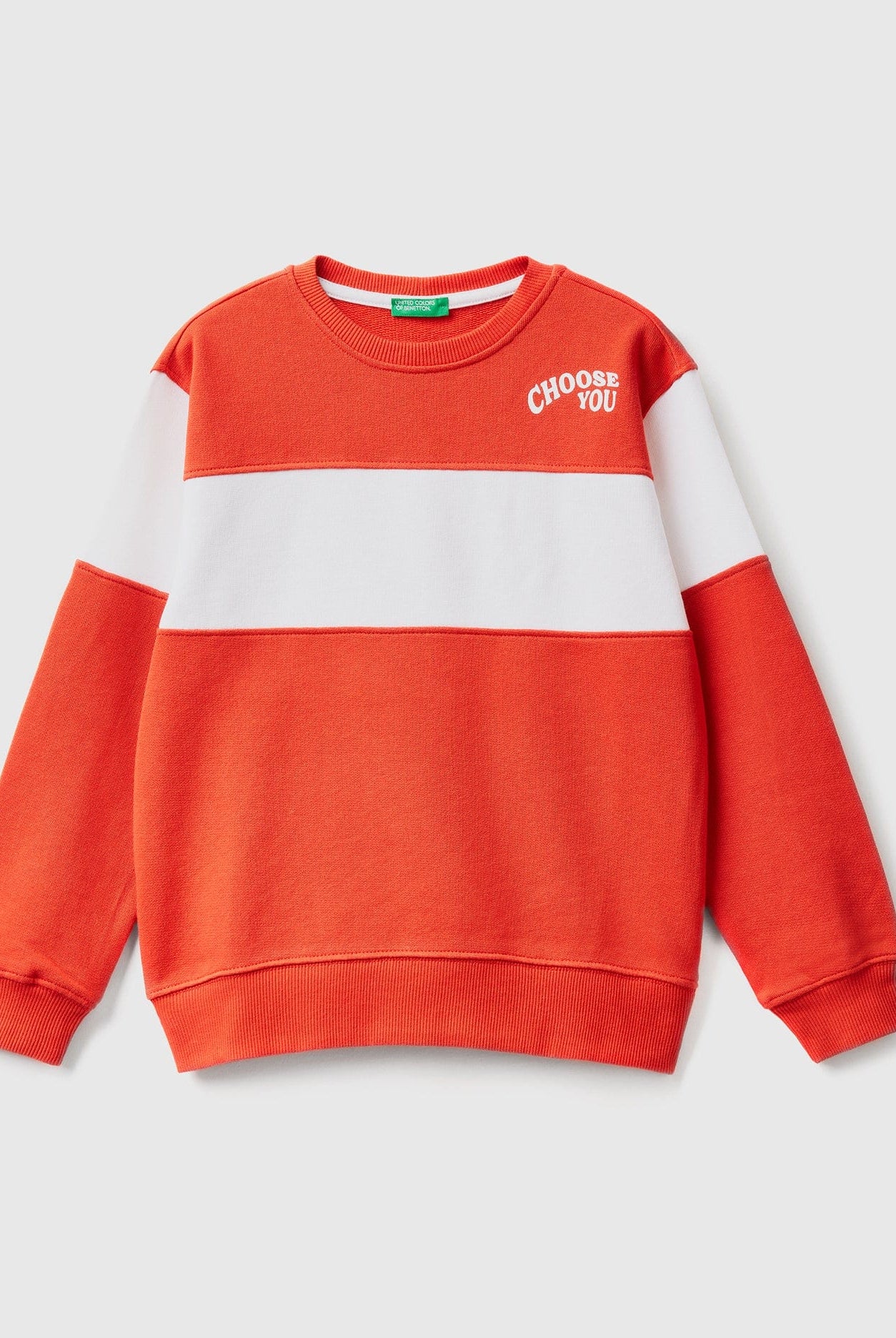 يونايتد كولورز اوف بينيتون سويت شيرت بألوان متباينة مع طباعة أطفالي