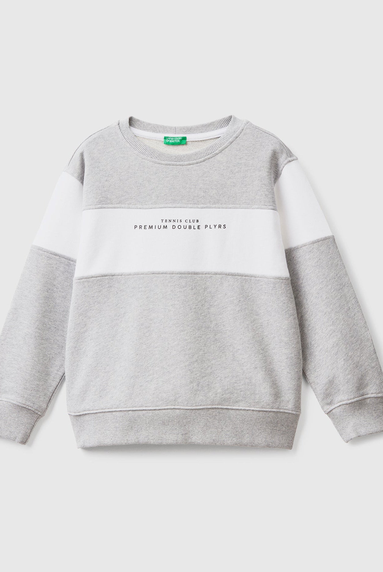 يونايتد كولورز اوف بينيتون سويت شيرت بألوان متباينة مع طباعة أطفالي