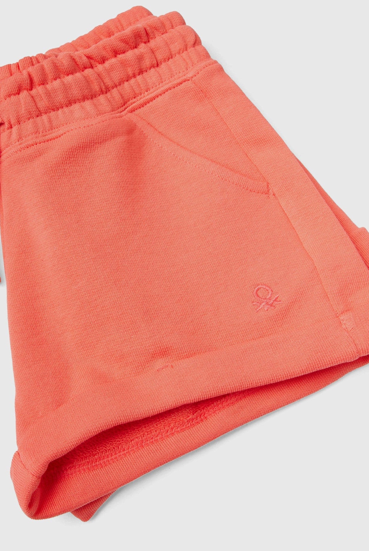 يونايتد كولورز اوف بينيتون شورت بناتي مصنوع من القطن بنسبة 100%