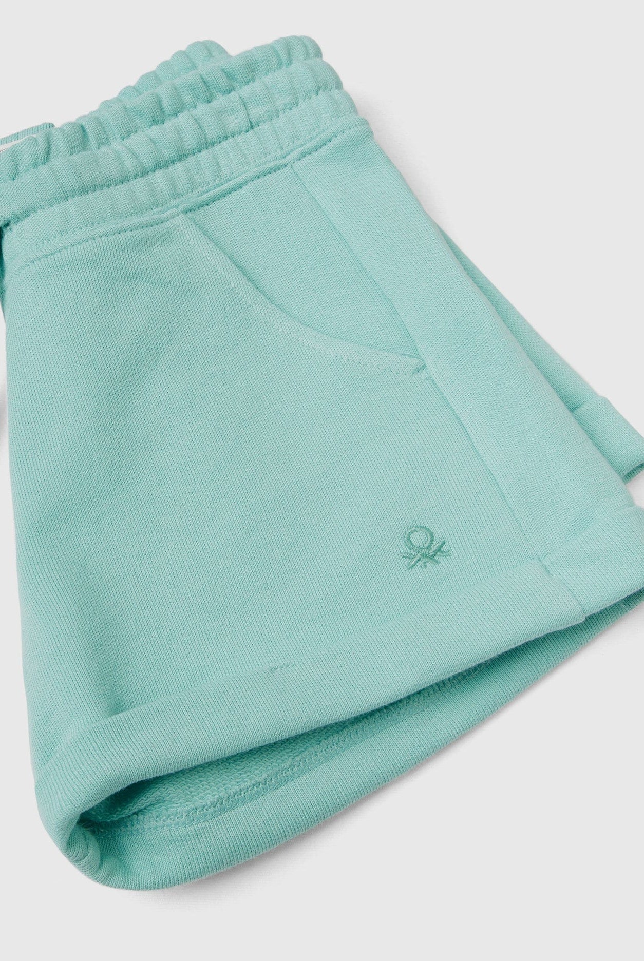 يونايتد كولورز اوف بينيتون شورت بناتي مصنوع من القطن بنسبة 100%