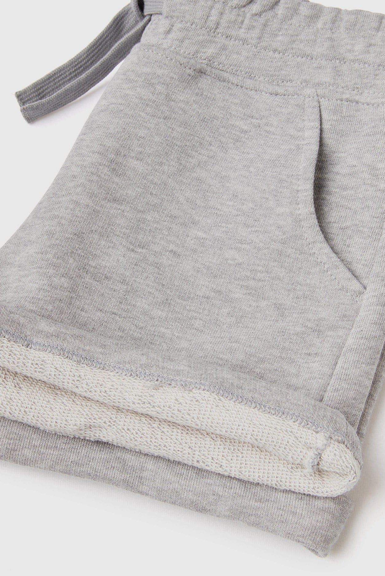 يونايتد كولورز اوف بينيتون شورت بناتي مصنوع من القطن بنسبة 100%