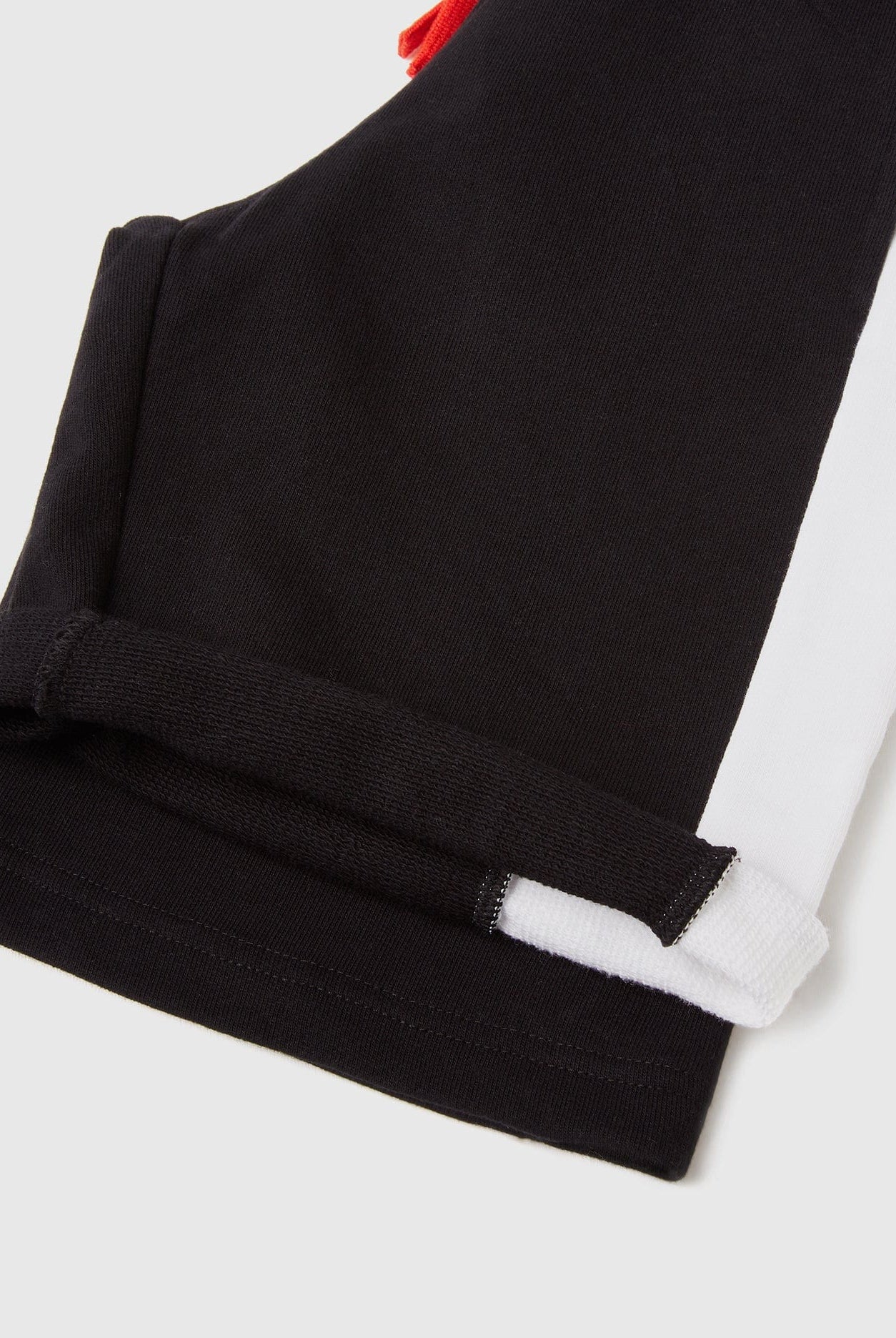 يونايتد كولورز اوف بينيتون شورت أولادي مع خطوط جانبية