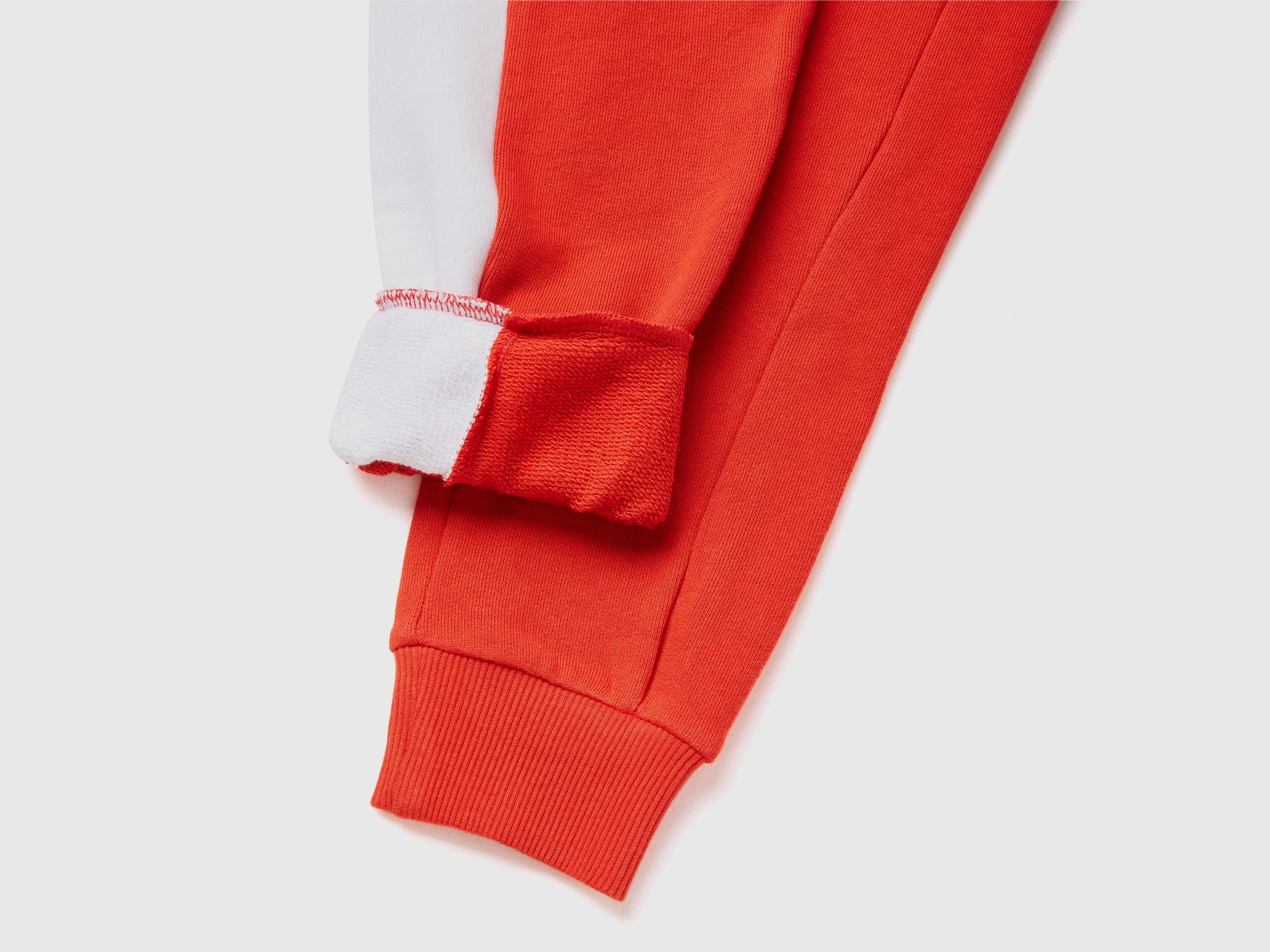 يونايتد كولورز اوف بينيتون بنطال ولادي رياضي بجيوب