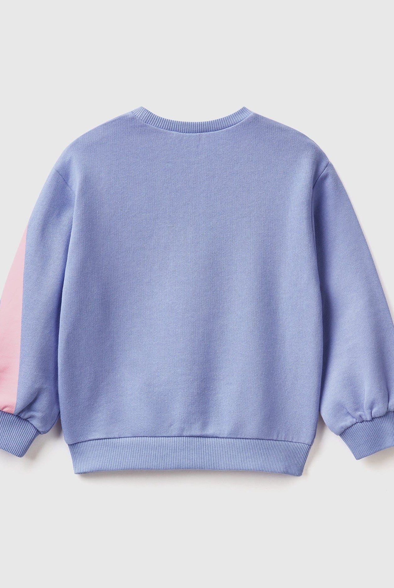 يونايتد كولورز اوف بينيتون سويت شيرت بطبعة قوس قزح بناتي