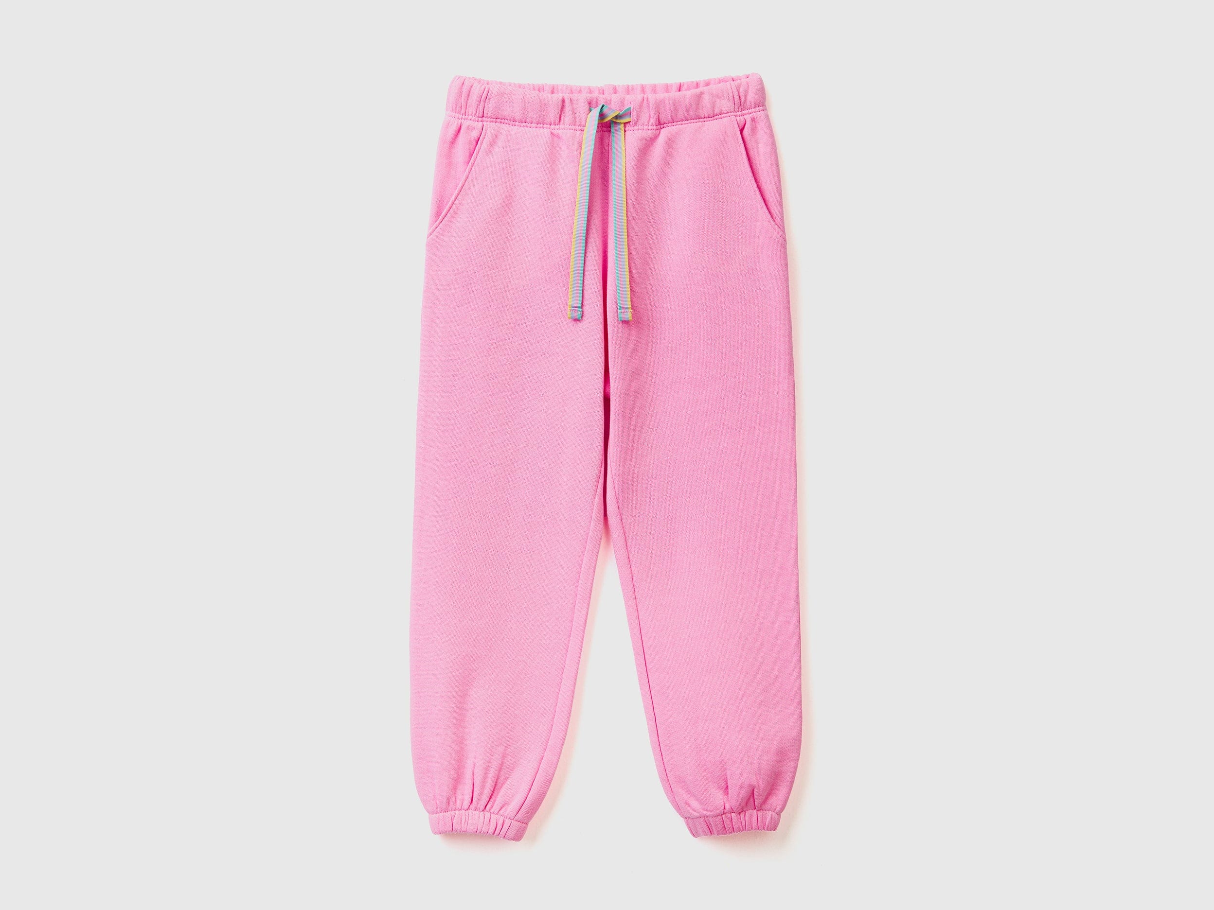 يونايتد كولورز اوف بينيتون سويت بانتس بجيب على شكل قلب برباط ملون بناتي