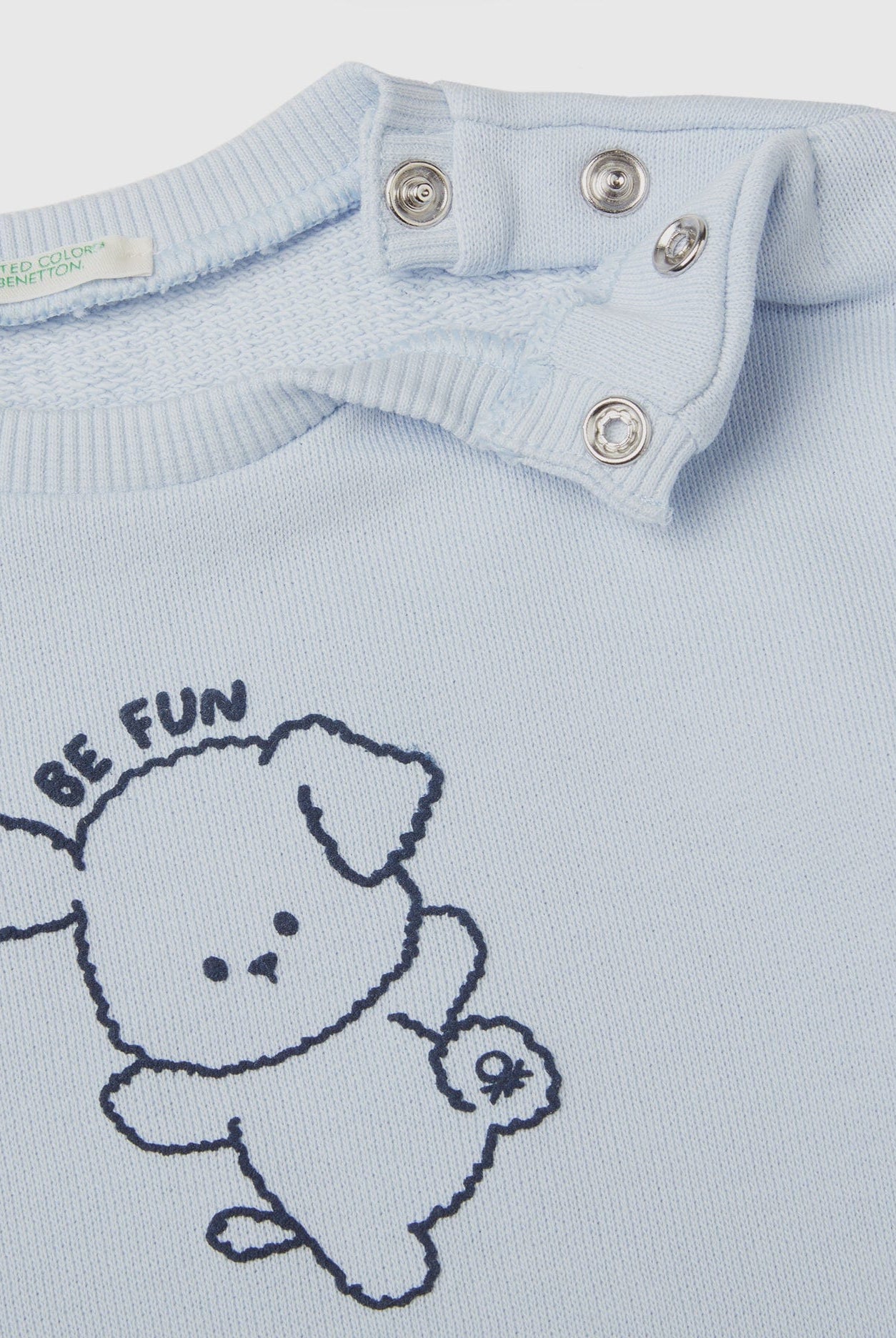يونايتد كولورز اوف بينيتون سويت شيرت ناعم من القطن العضوي مع طباعة رضع أطفالي