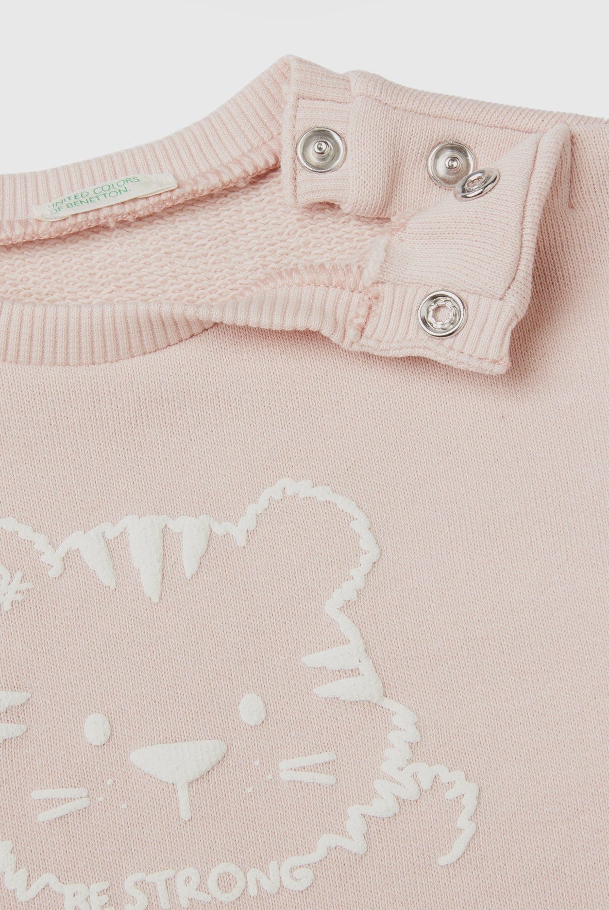 يونايتد كولورز اوف بينيتون سويت شيرت ناعم من القطن العضوي مع طباعة رضع أطفالي