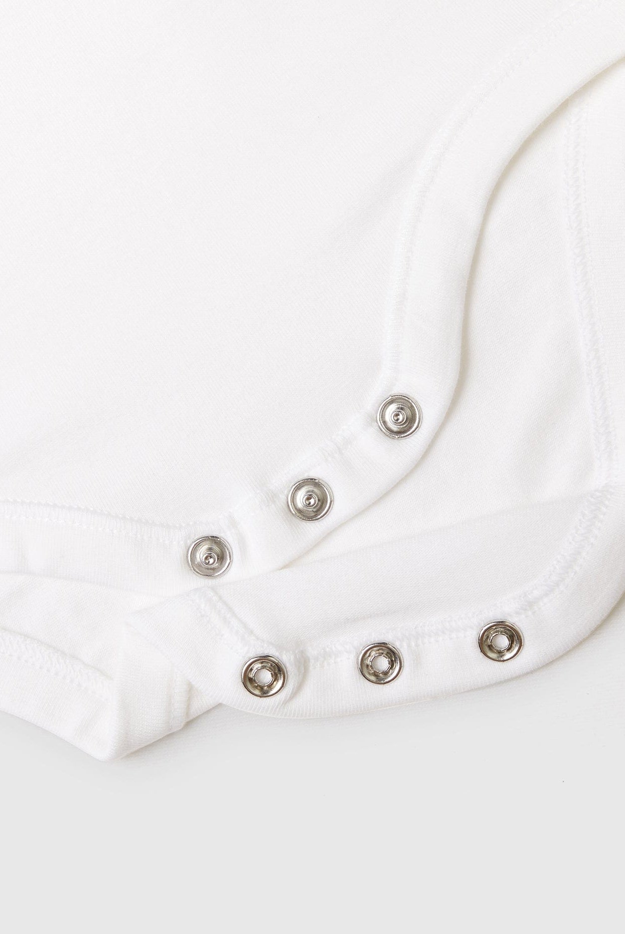 يونايتد كولورز اوف بينيتون بذلة رضع بفتحة بتطريز برودري أنجليز