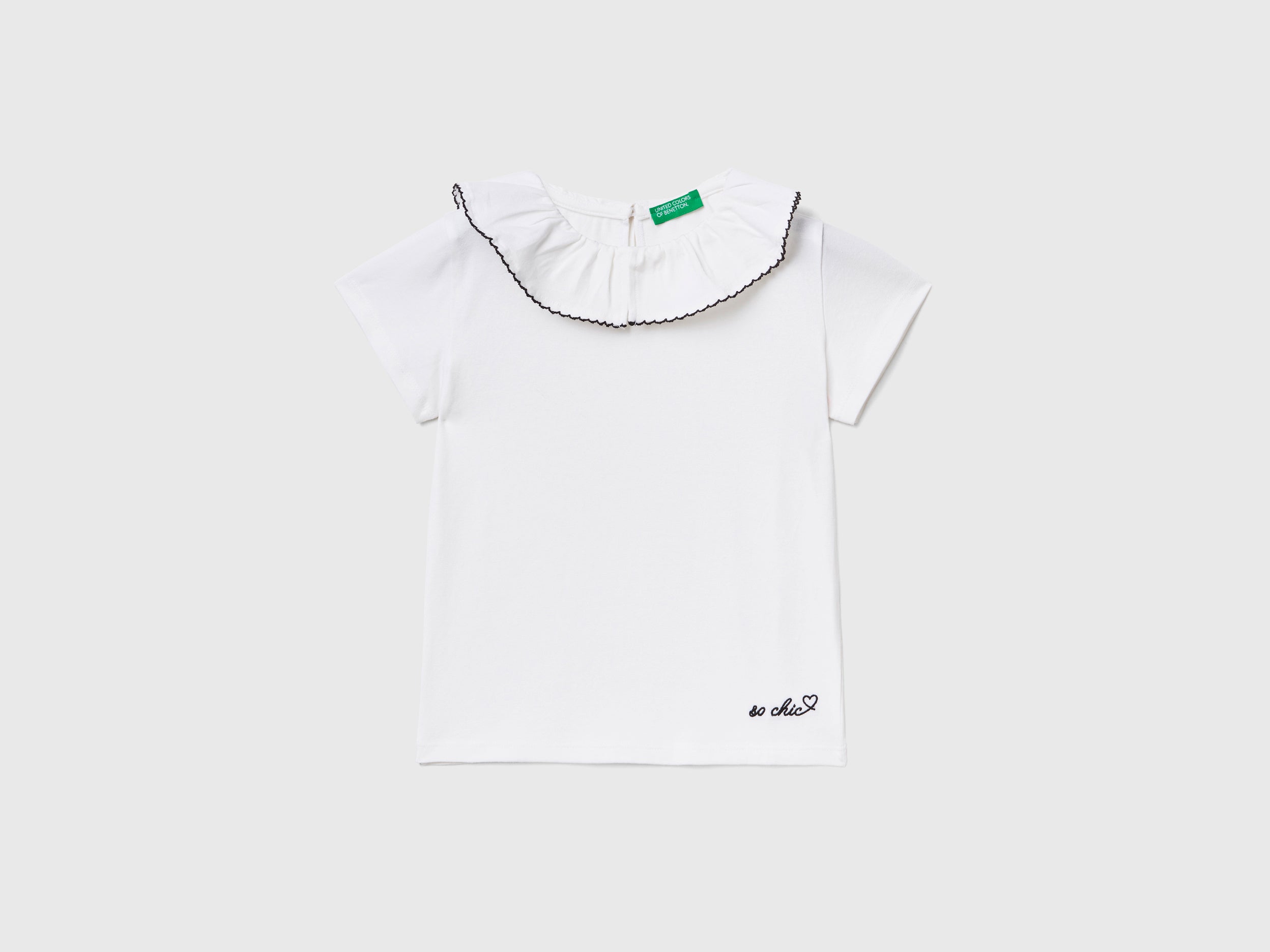 يونايتد كولورز اوف بينيتون تي شيرت بياقة كشكش مزينة بخط بناتي