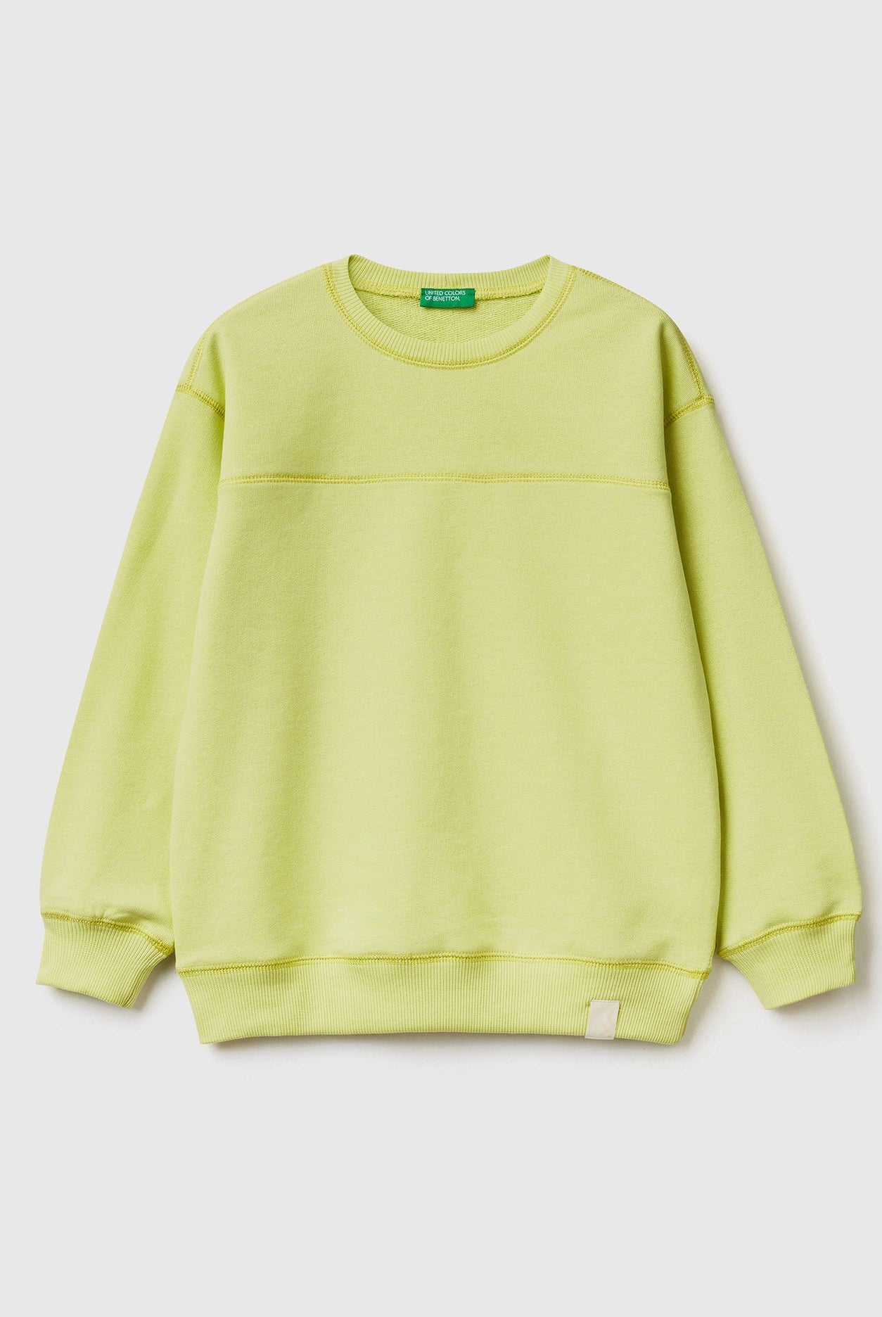 يونايتد كولورز اوف بينيتون بلوفر اطفالي من القماش بتطريز عالصدر