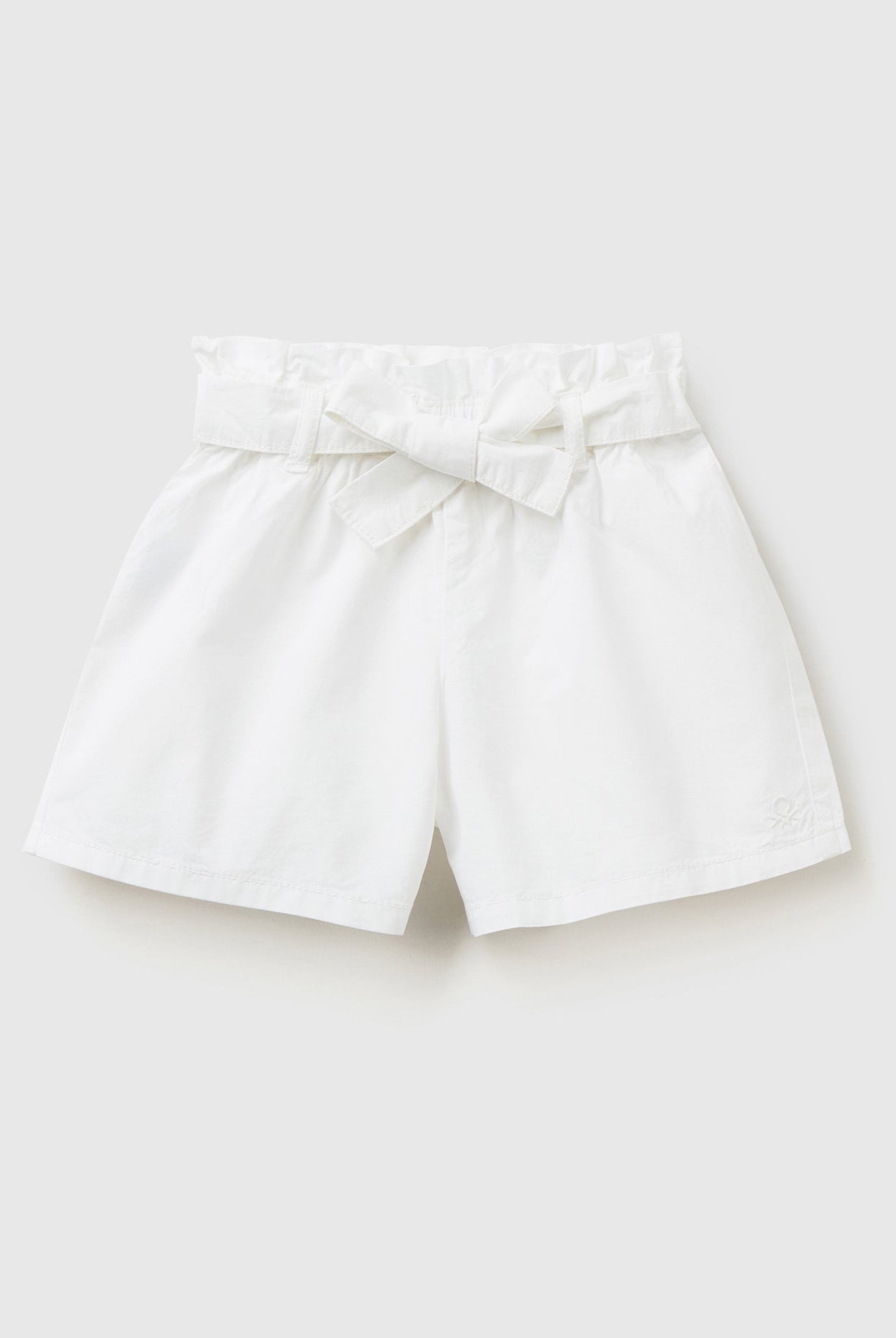 يونايتد كولورز اوف بينيتون برمودا مع حزام سادة برباط بجيوب بناتي