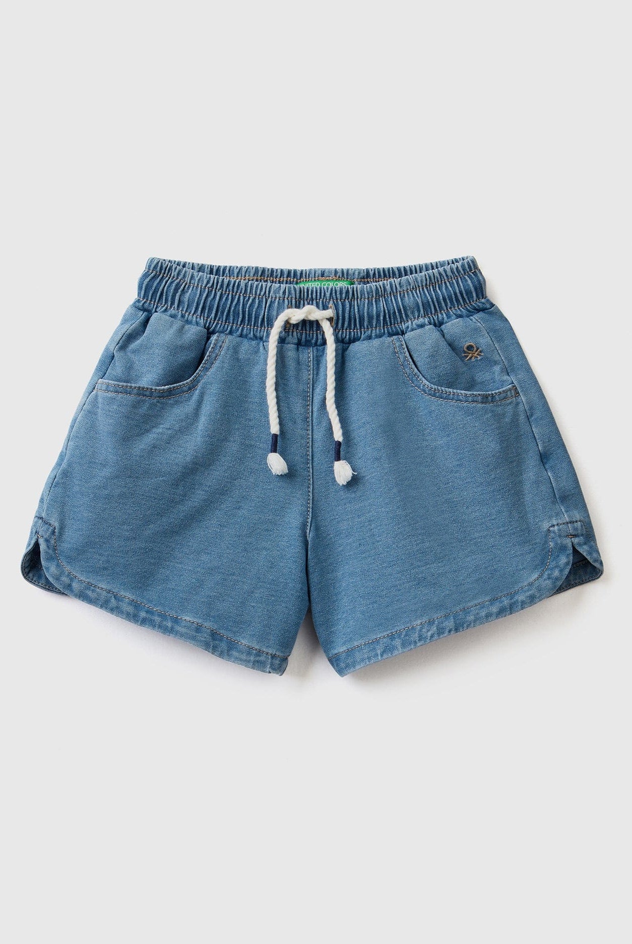 يونايتد كولورز اوف بينيتون شورت سادة بجيوب ورباط بناتي