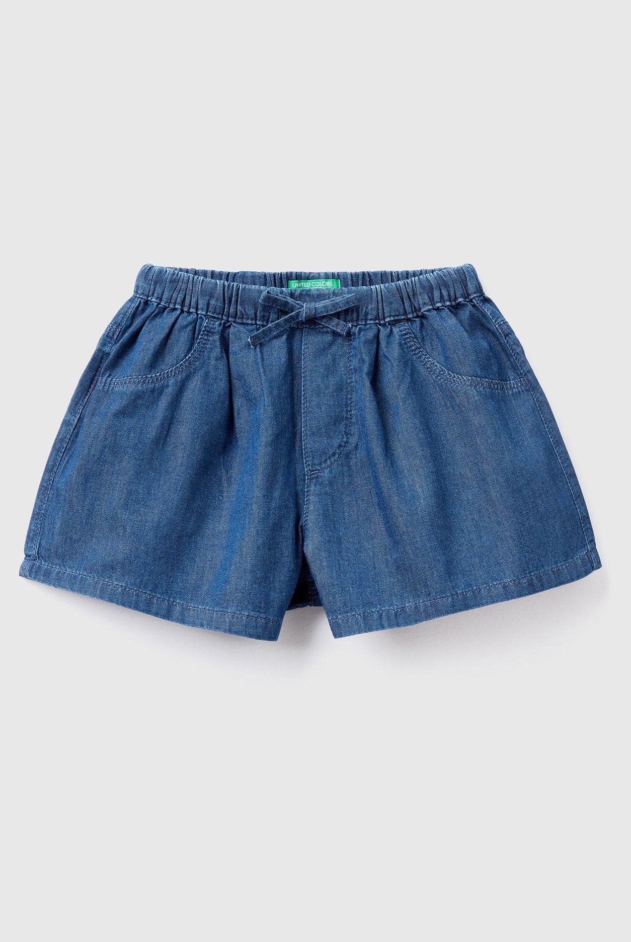 يونايتد كولورز اوف بينيتون شورت خفيف بمظهر الجينز بناتي