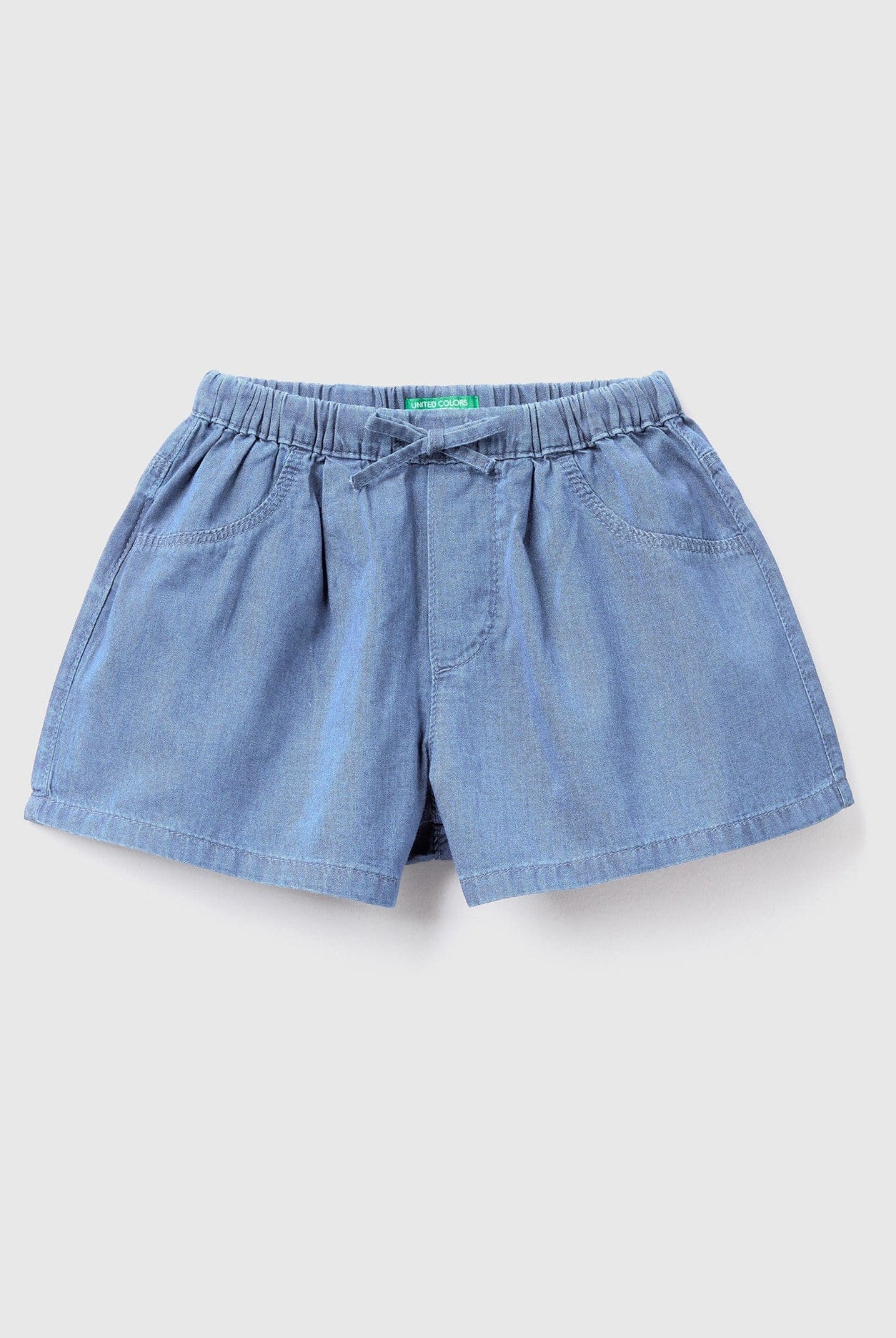 يونايتد كولورز اوف بينيتون شورت خفيف بمظهر الجينز بناتي