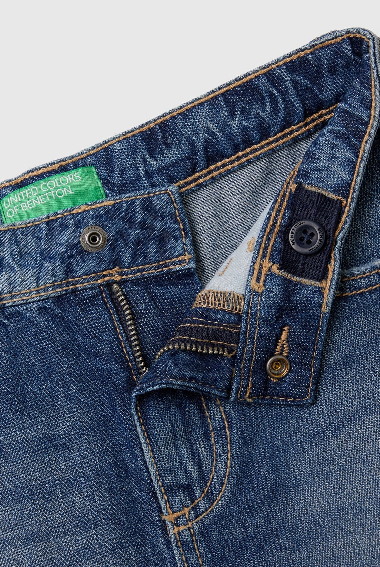 يونايتد كولورز اوف بينيتون شورت جينز اطفالي مقطع