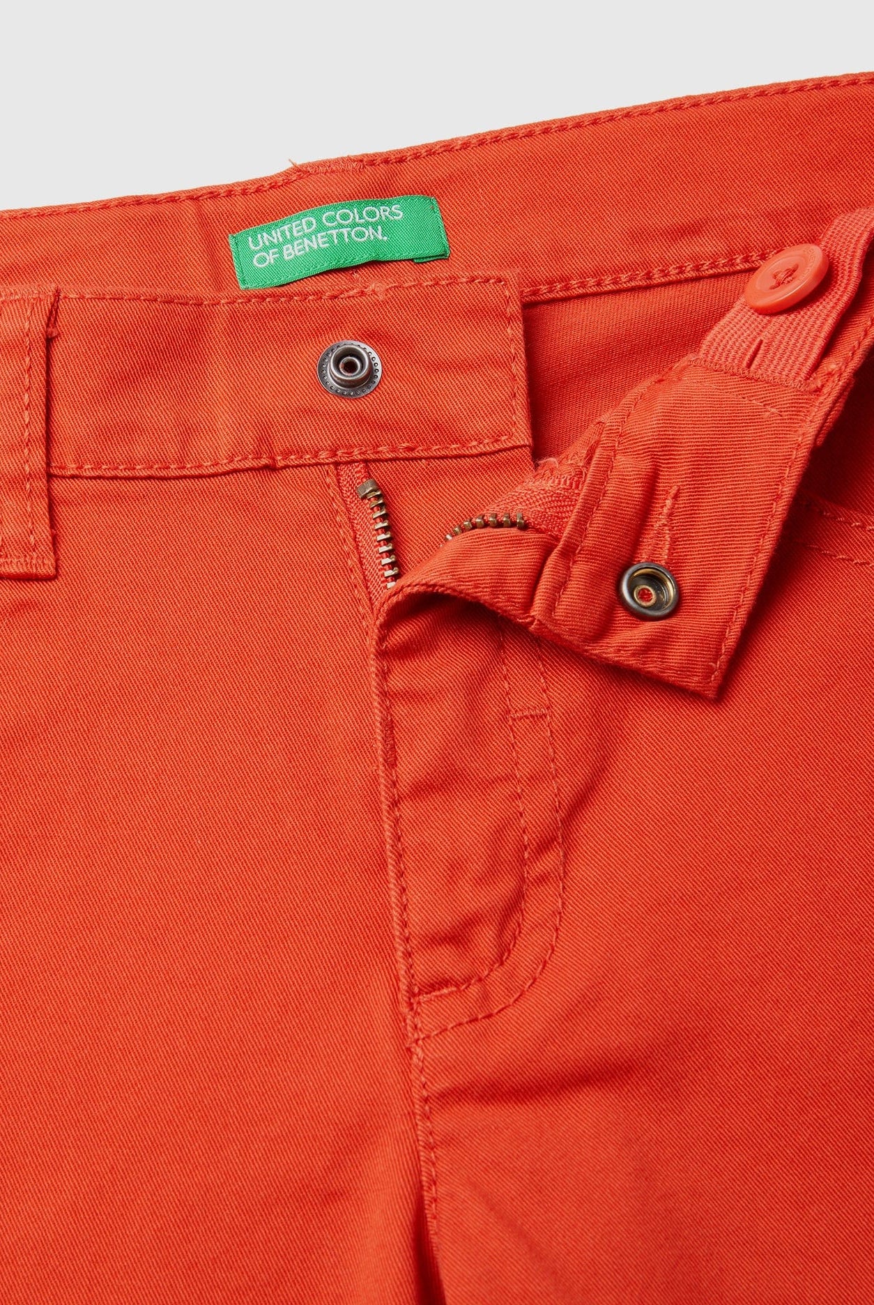 يونايتد كولورز اوف بينيتون بنطلون ضيق اولادي بخمسة جيوب