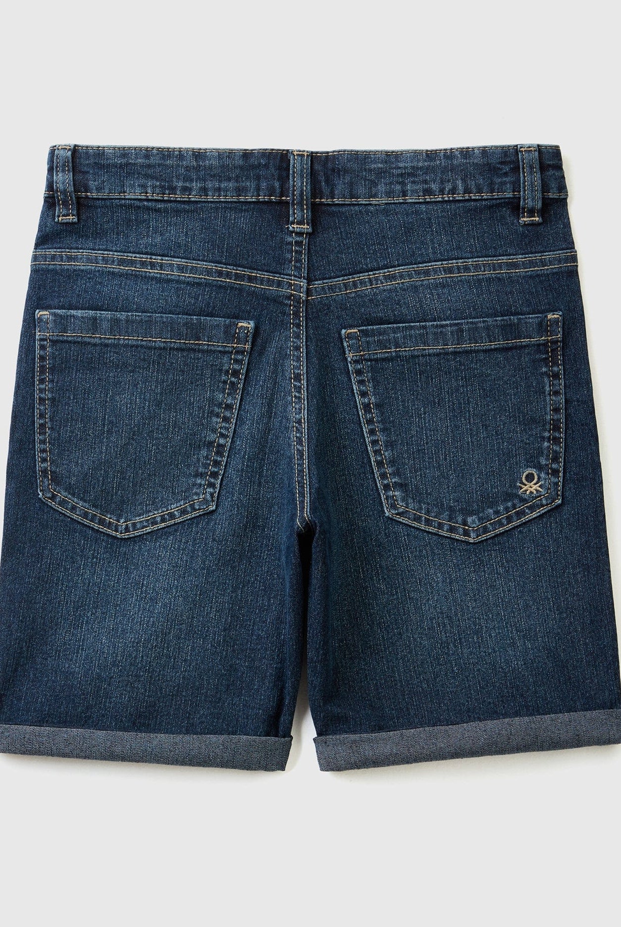 يونايتد كولورز اوف بينيتون برمودا سليم فيت من الدنيم المعاد تدويرة ولادي