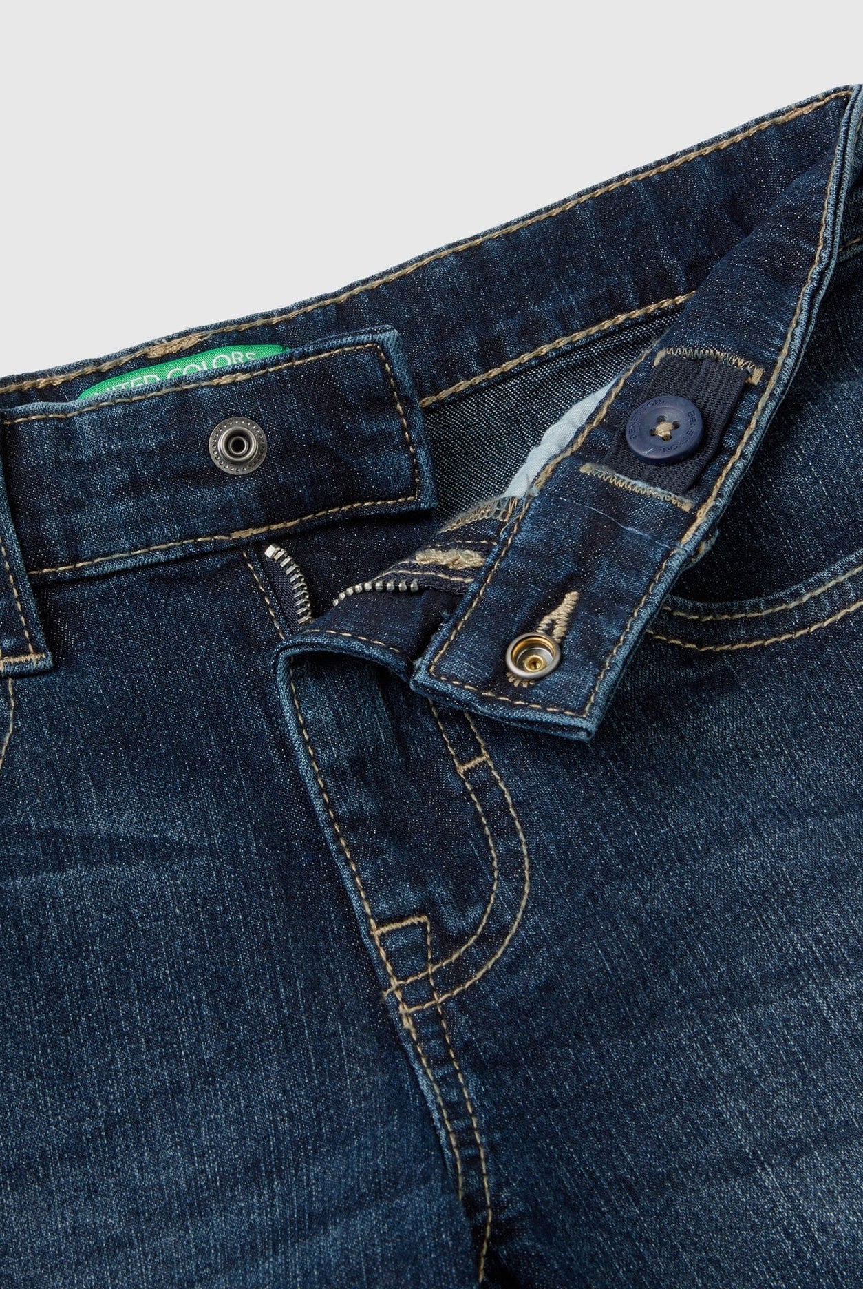 يونايتد كولورز اوف بينيتون برمودا سليم فيت من الدنيم المعاد تدويرة ولادي