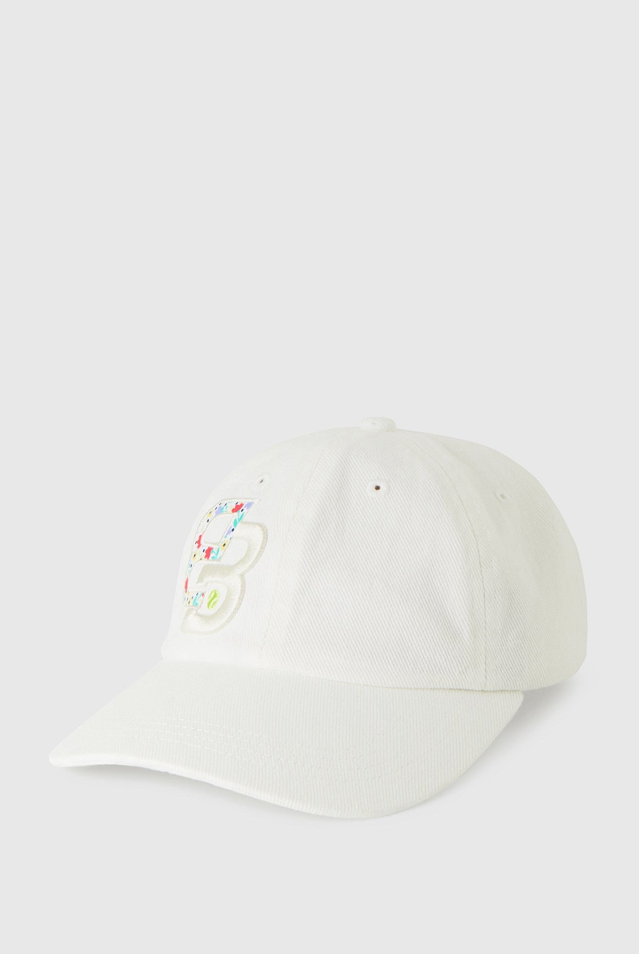 يونايتد كولورز اوف بينيتون قبعة بناتي بمظهر الدنيم ذات رسمة عالجنب