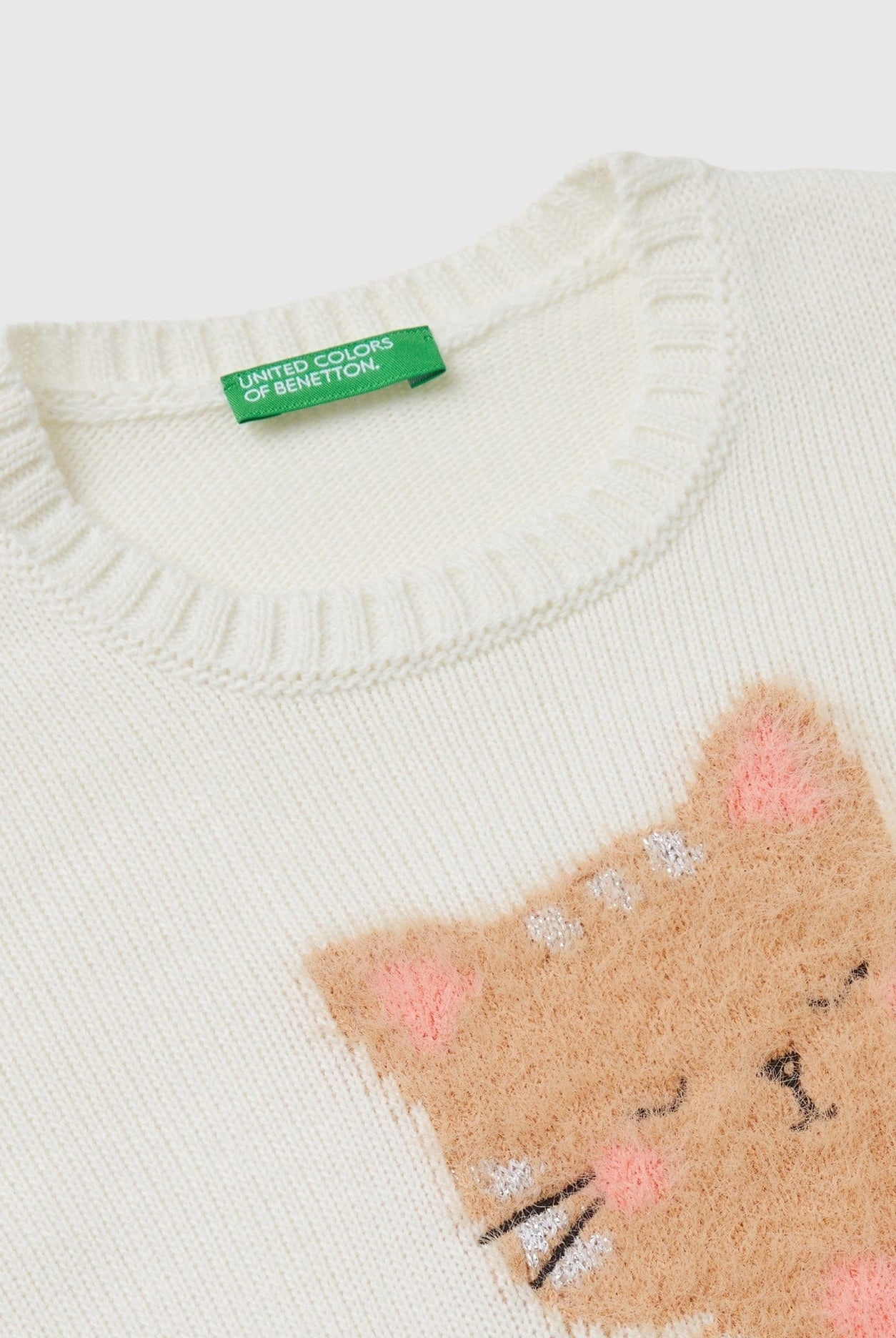 يونايتد كولورز اوف بينيتون سويتشيرت بناتي بأكمام طويلة مع رسمة قطة بفرو على الصدر