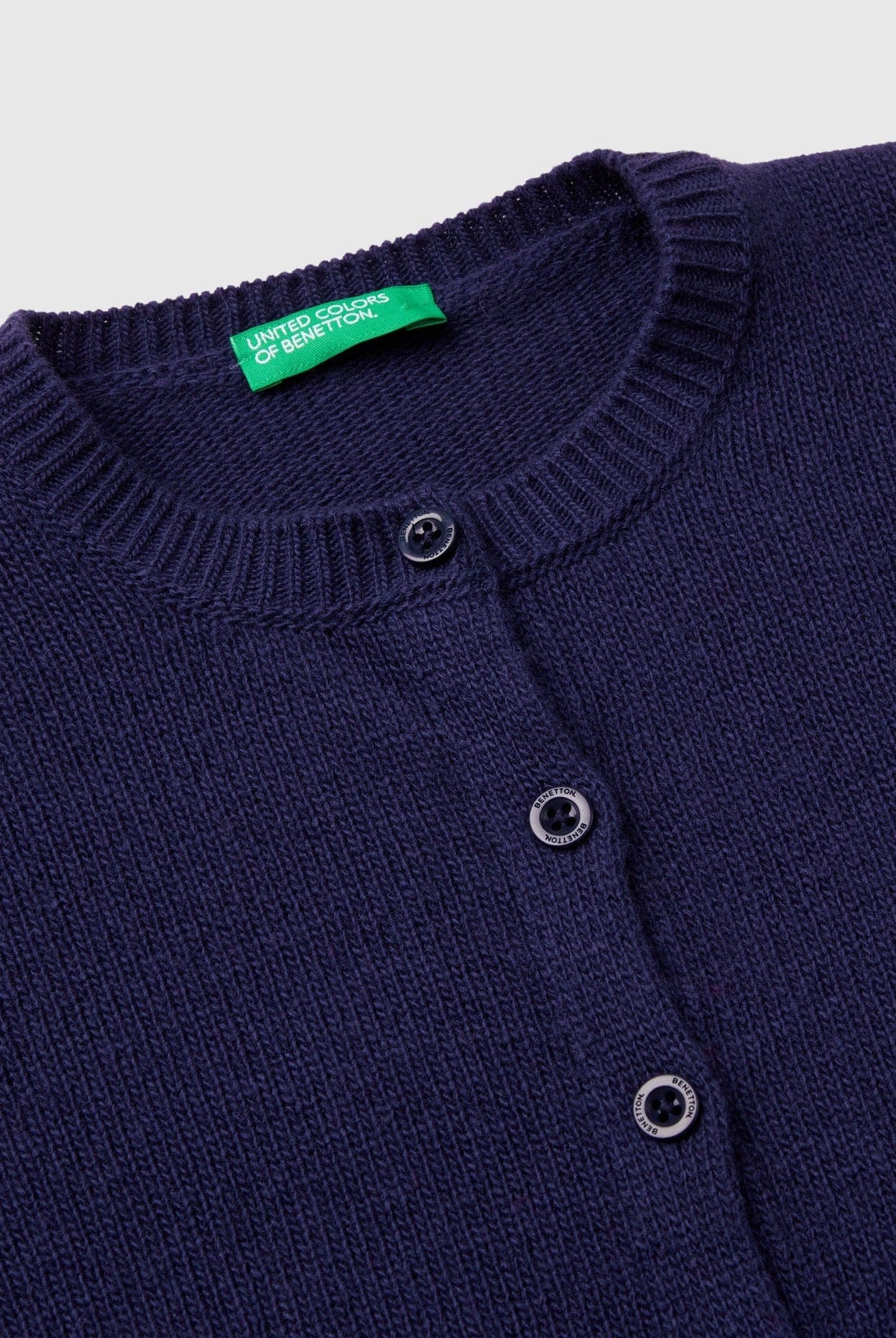 يونايتد كولورز اوف بينيتون كارديجان بناتي بأكمام طويلة وياقة دائرية من الصوف ناعمة بأزرار أمامية