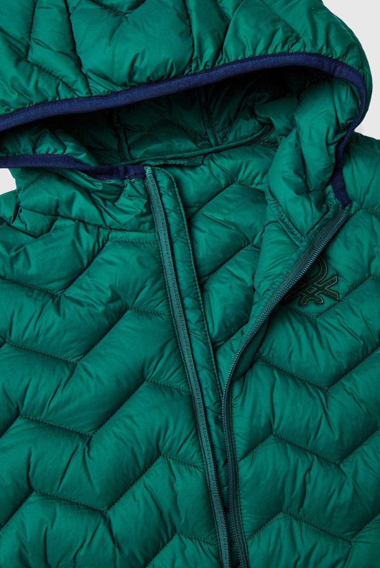 يونايتد كولورز اوف بينيتون فيست اولادي بدون أكمام من النايلون مضاد للمطر بغطاء رأس وبسحاب