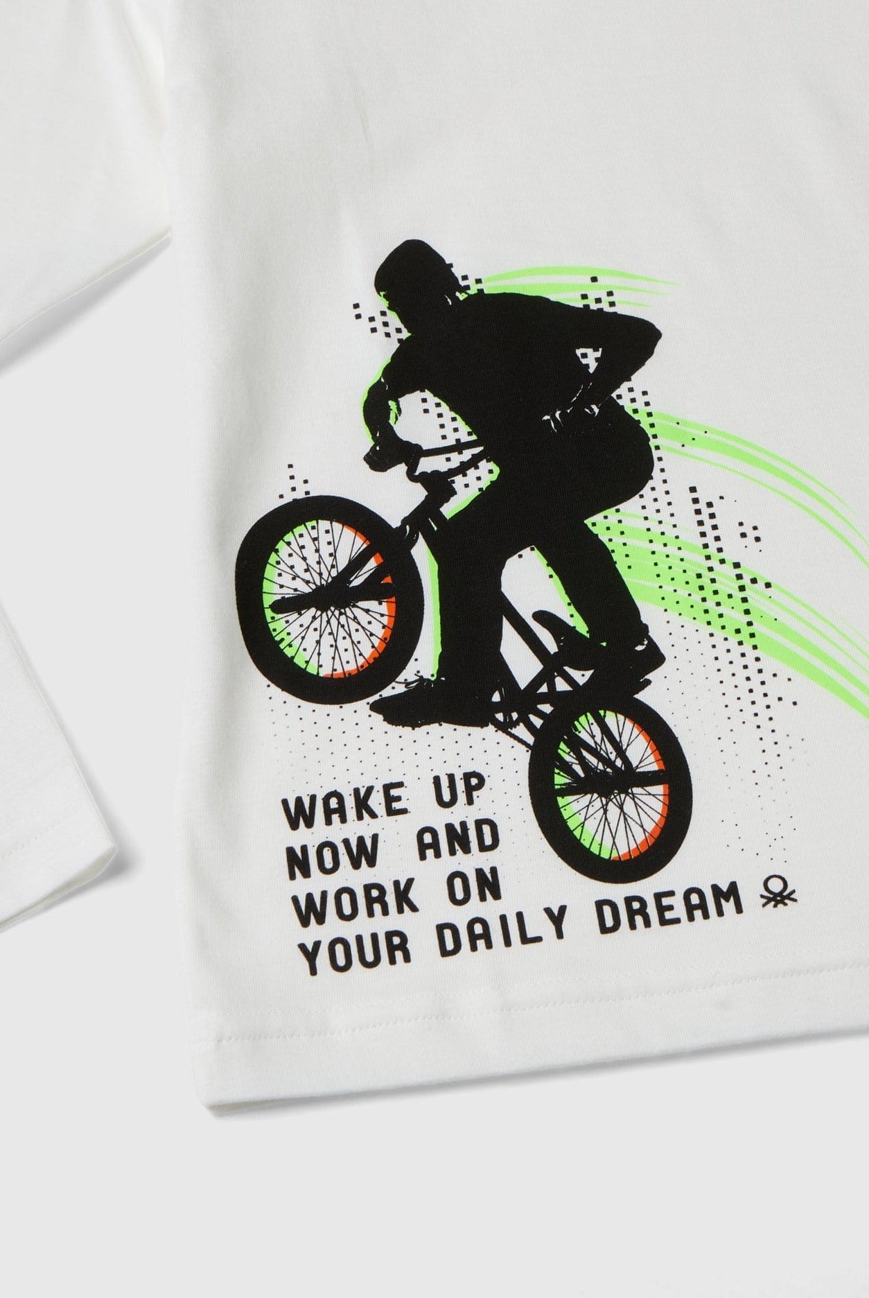 يونايتد كولورز اوف بينيتون تي شيرت بأكمام طويلة ياقة دائرية وطباعة من الأمام