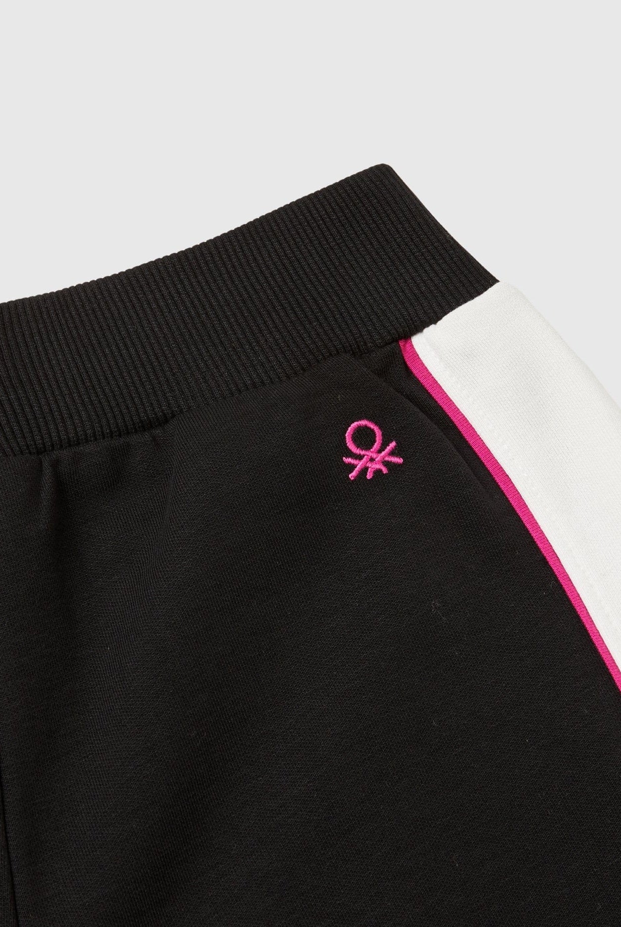 يونايتد كولورز اوف بينيتون بنطلون بناتي طويل ساق واسعة مع شريط جانبي وجيوب اماميه