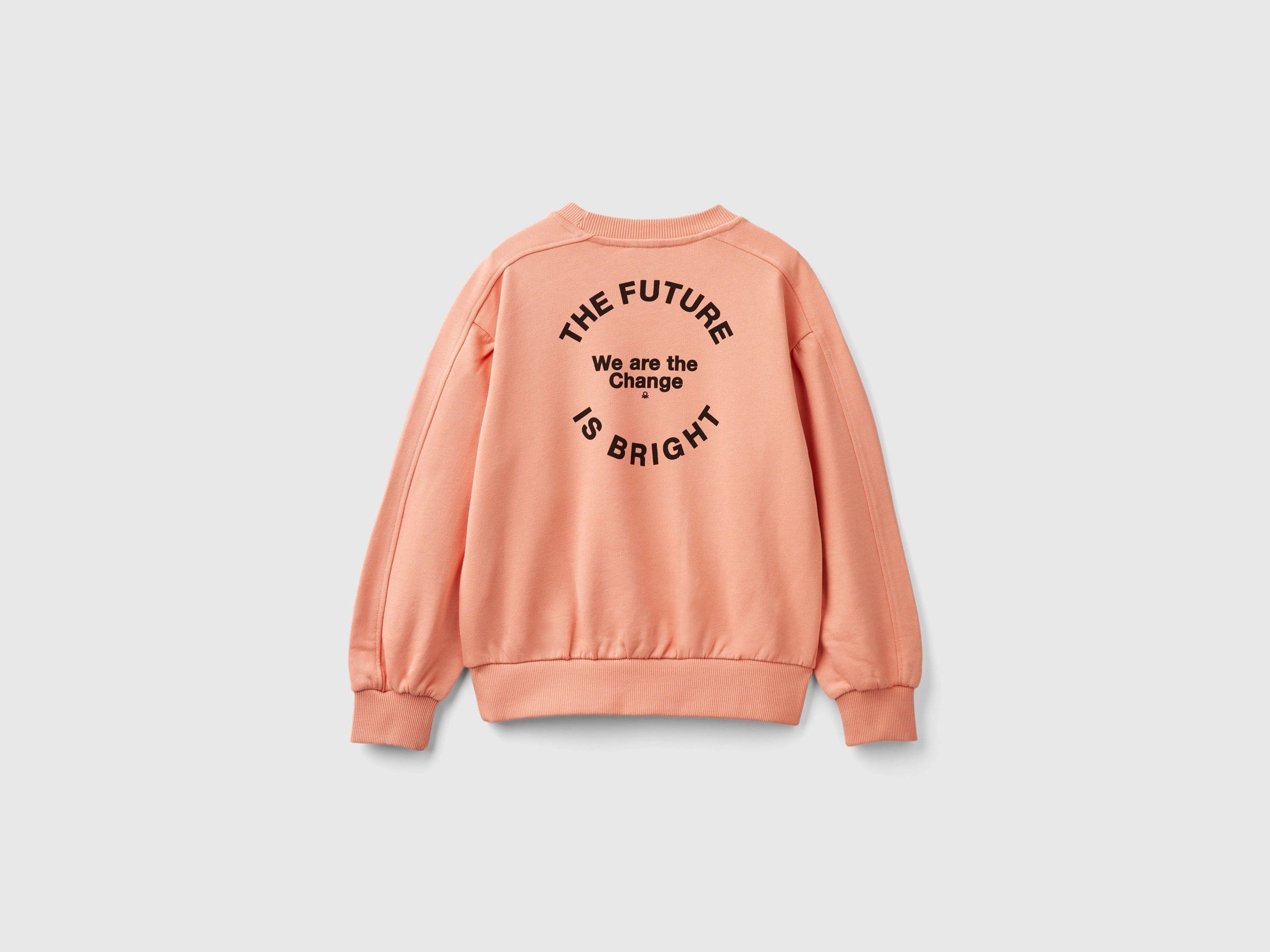 يونايتد كولورز اوف بينيتون سويت شيرت بناتي بأكمام طويلة وياقة دائرية مع شعار على الصدر