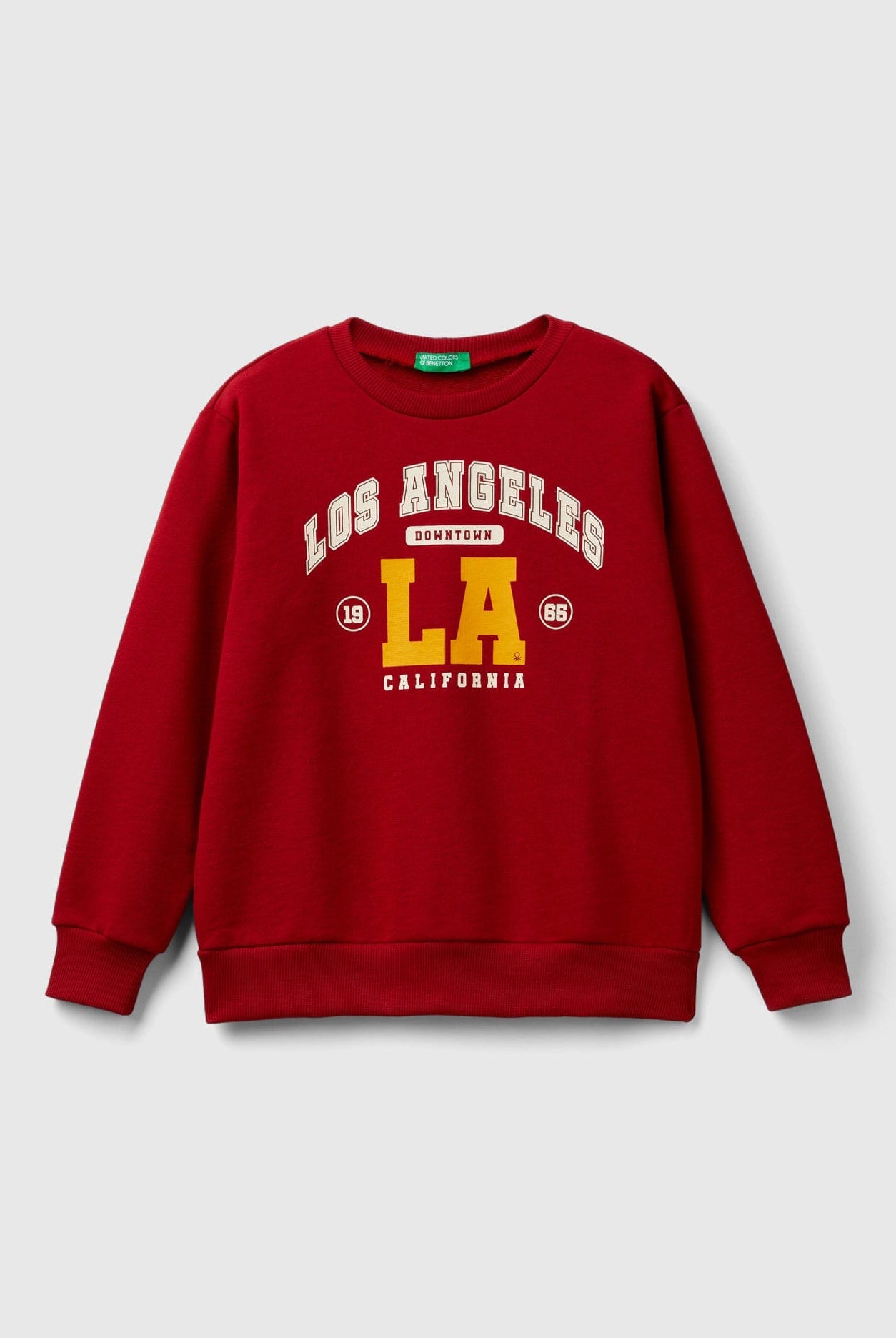 يونايتد كولورز اوف بينيتون سويت شيرت اولادي من قماش قطن ناعم برسمة على الصدر