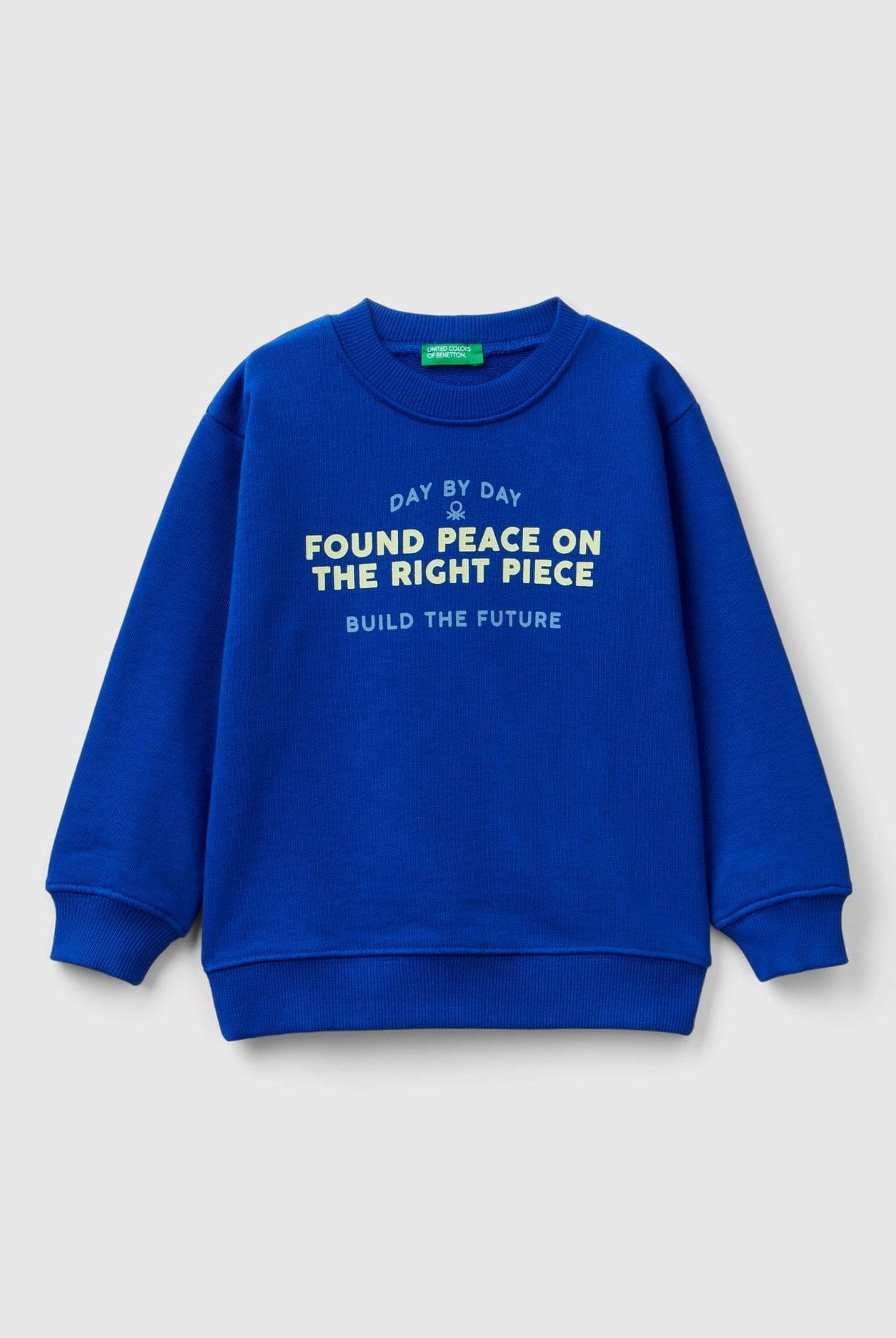 يونايتد كولورز اوف بينيتون سويت شيرت اولادي بياقة دائرية أكمام طويلة وطباعة أمامية