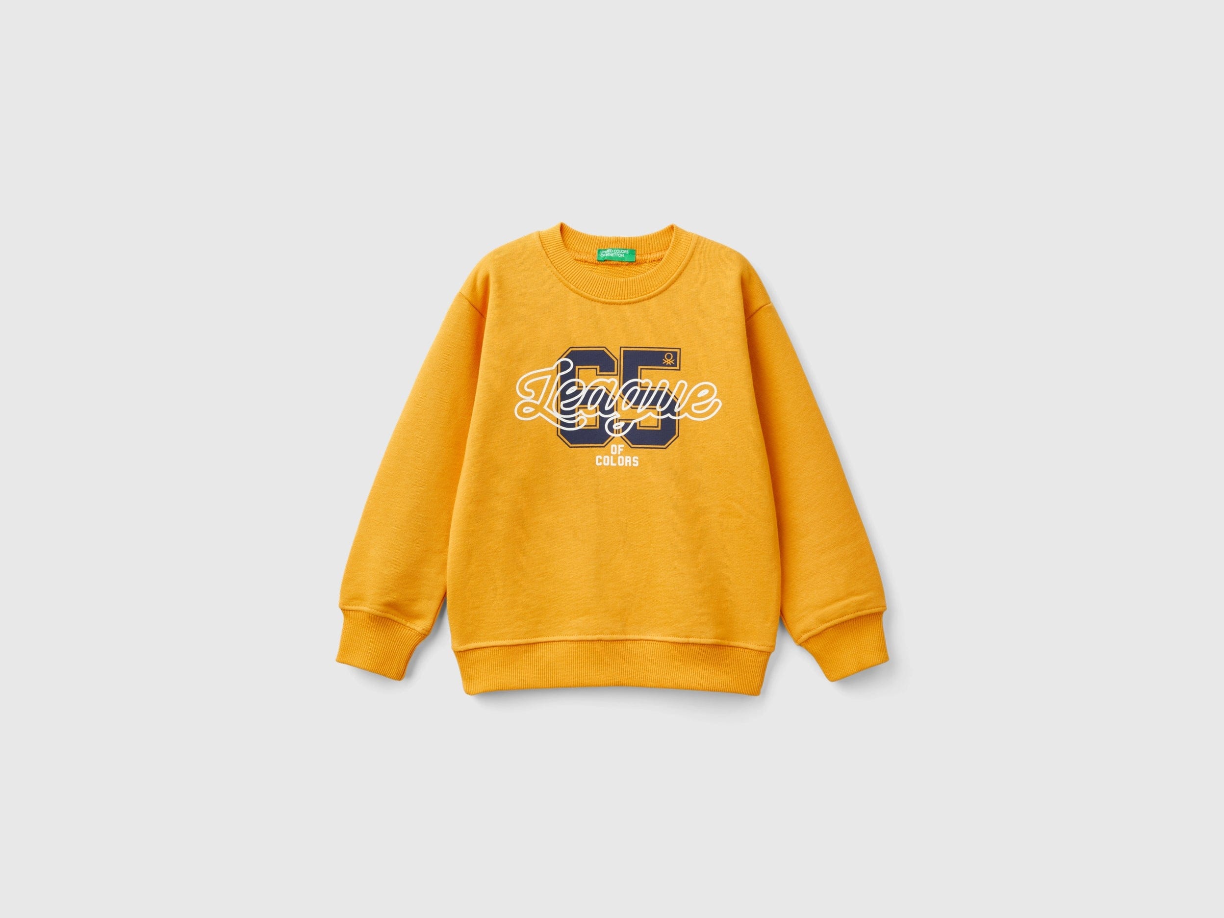 يونايتد كولورز اوف بينيتون سويت شيرت اولادي بياقة دائرية أكمام طويلة وطباعة أمامية