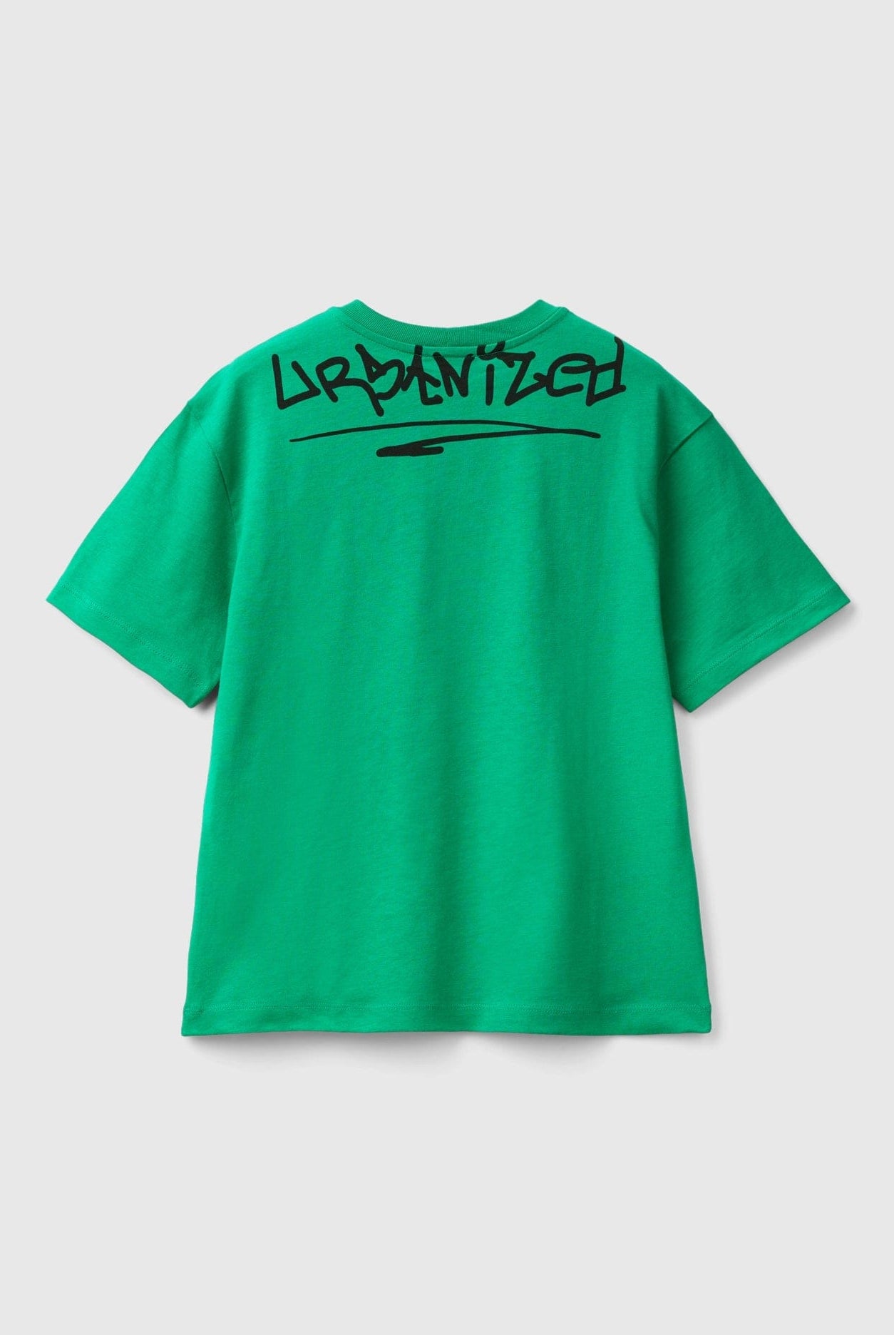 يونايتد كولورز اوف بينيتون تي شيرت اولادي بأكمام قصيرة بياقة دائرية وطباعة شعار جرافيتي