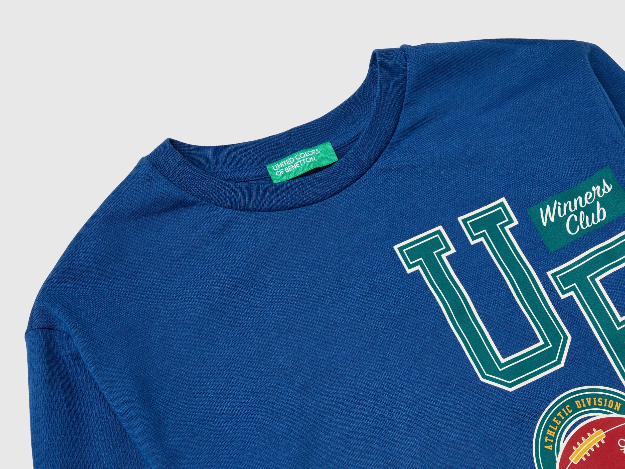 يونايتد كولورز اوف بينيتون تي شيرت اولادي بأكمام طويلة وياقة دائرية من قطن عضوي نقي