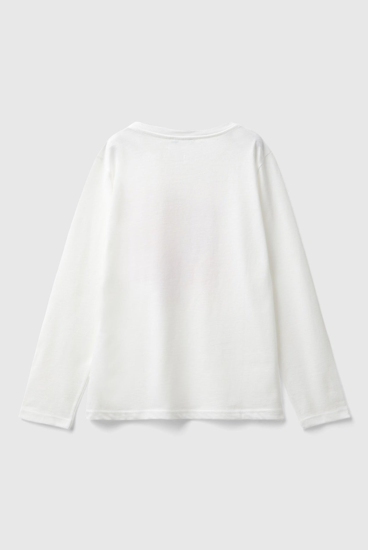 يونايتد كولورز اوف بينيتون تي شيرت بناتي بأكمام طويلة وياقة دائرية مزين بطباعة لامعة على الصدر