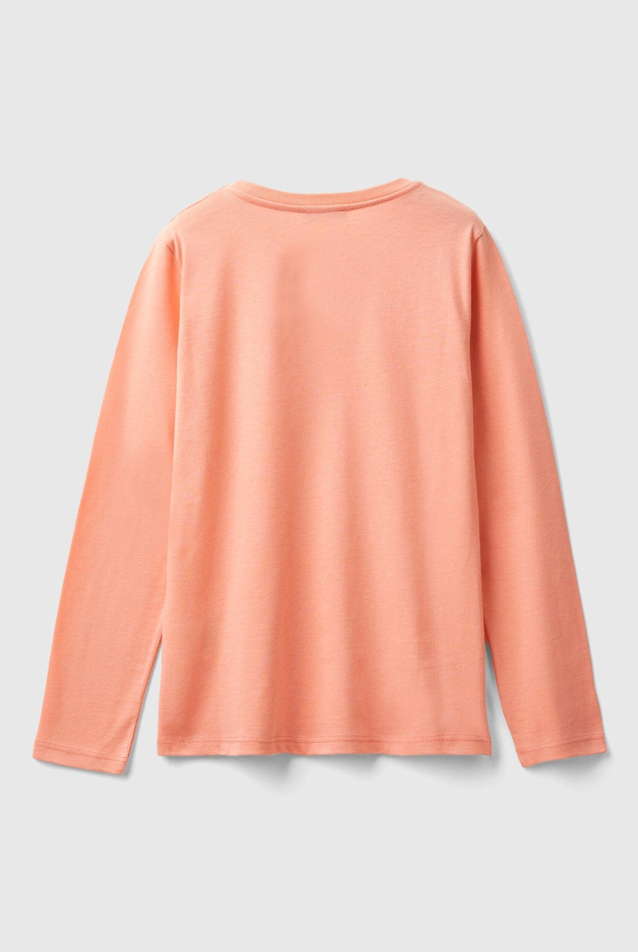 يونايتد كولورز اوف بينيتون تي شيرت بناتي بأكمام طويلة وياقة دائرية مزين بطباعة لامعة على الصدر