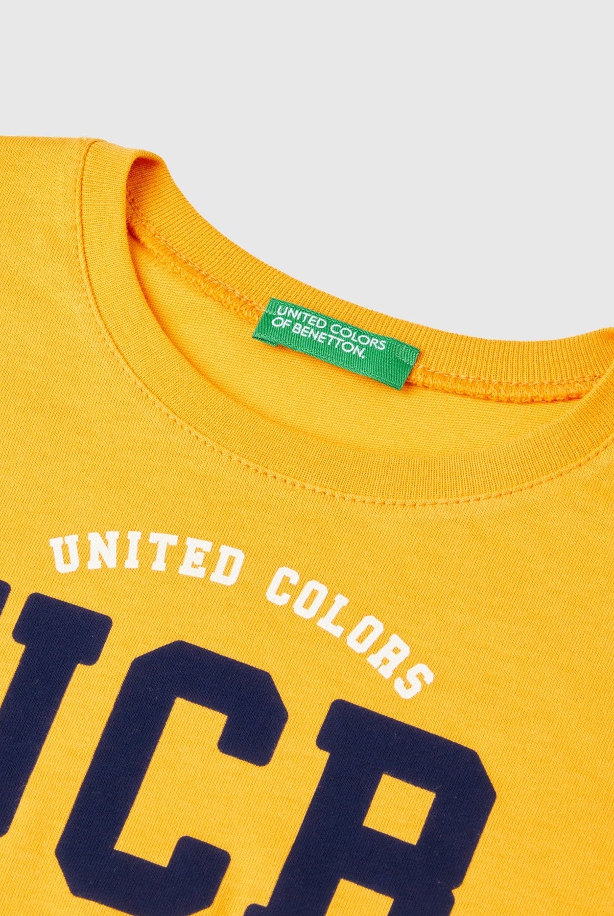 يونايتد كولورز اوف بينيتون تي شيرت اولادي بأكمام طويلة وياقة دائرية من قطن عضوي نقي